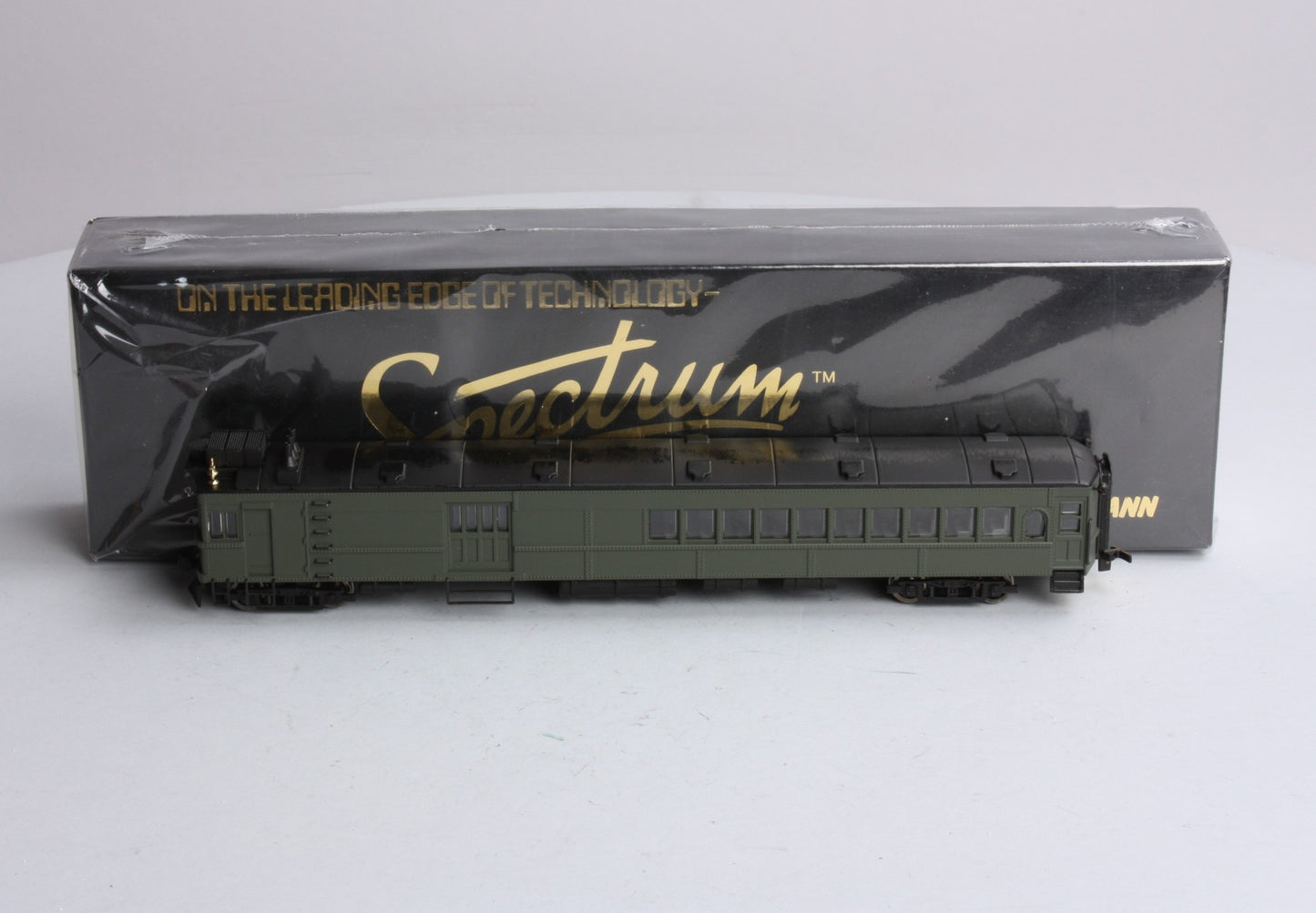Bachmann 81402 HO Unlettered EMC Gas Electric Doodlebug -Painted Green