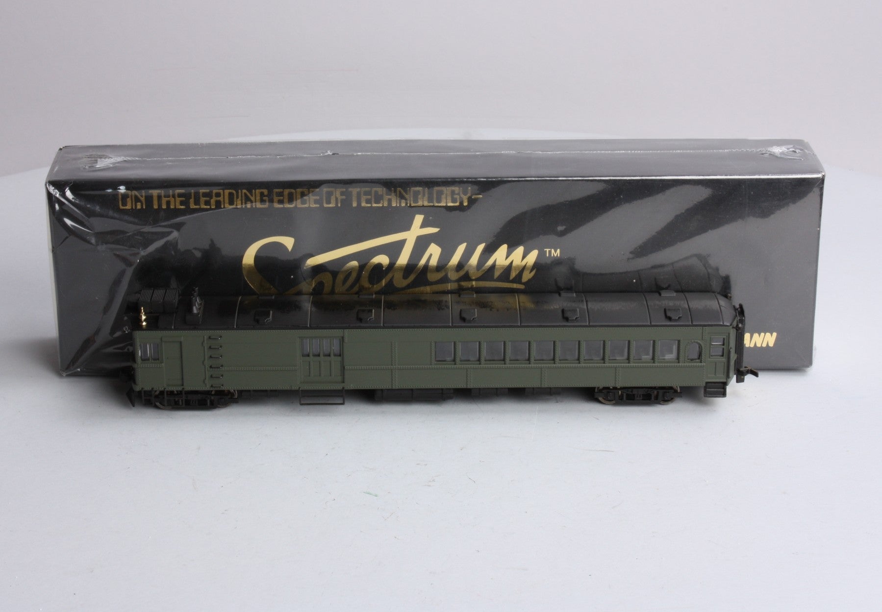 Bachmann 81402 HO Unlettered EMC Gas Electric Doodlebug -Painted Green