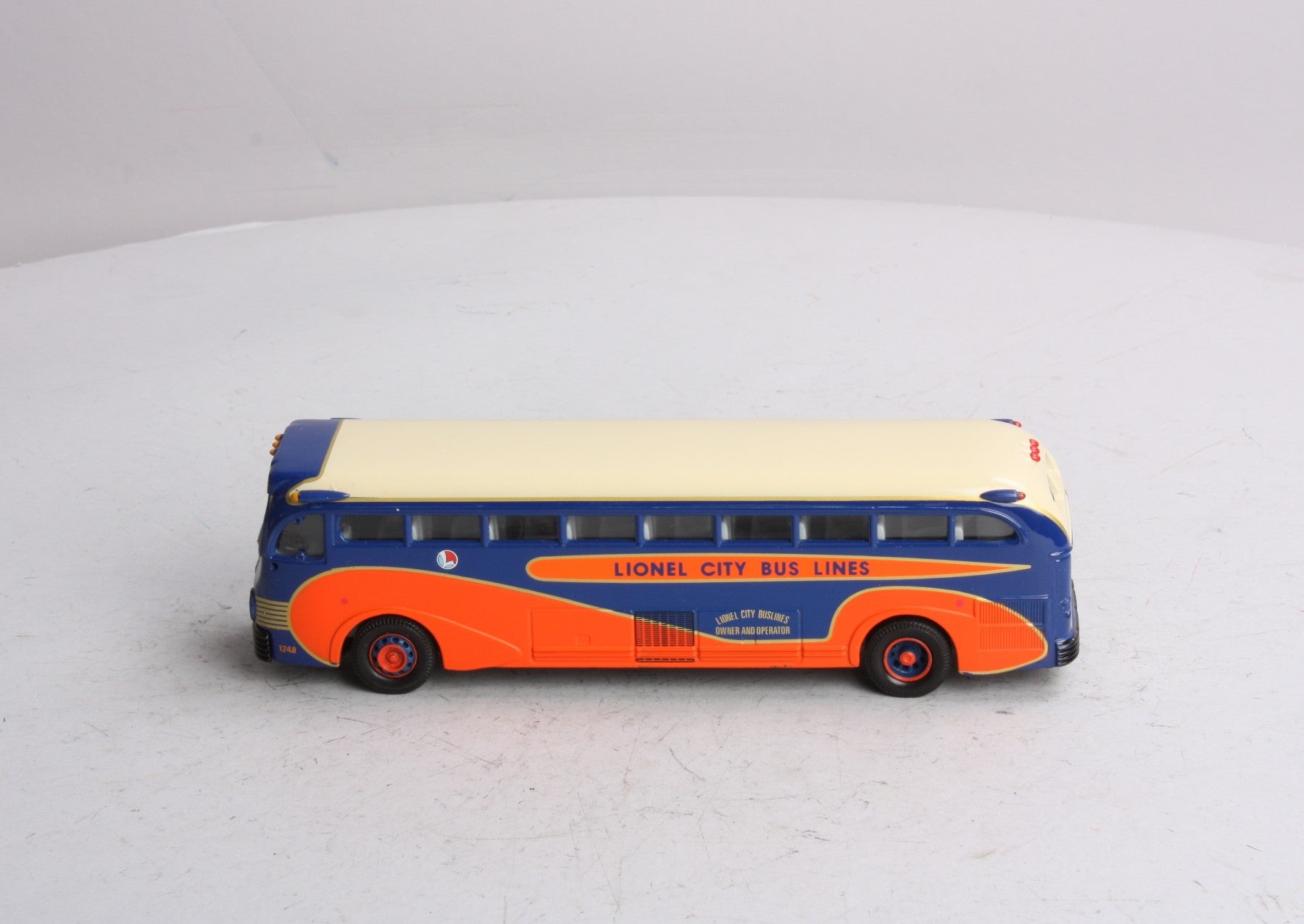 Corgi 53904 1:50 Scale Lionel Classics City Bus Lines Yellow Coach 743 Die Cast