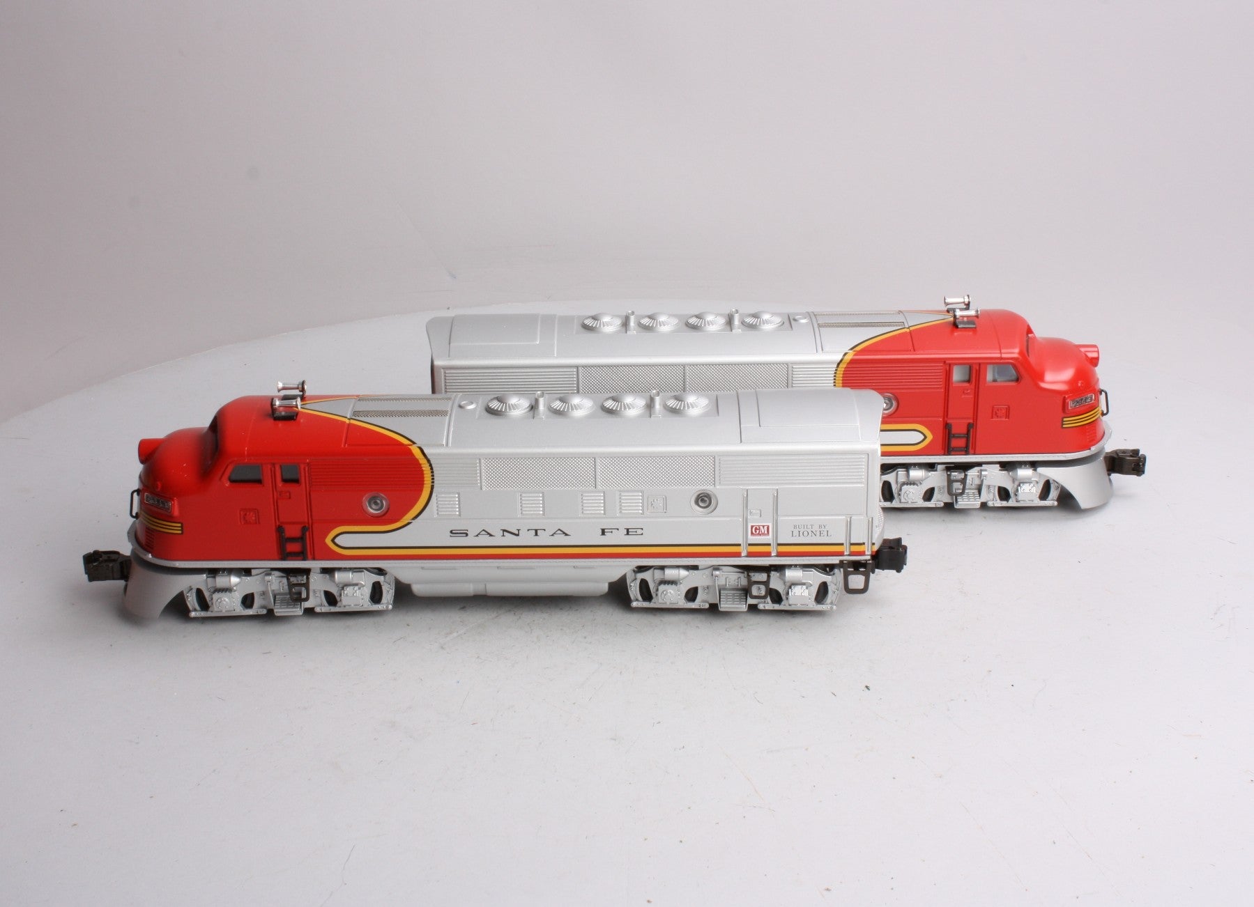 Lionel 6-38312 O Gauge Santa Fe F-3 AA Twin Diesel Locomotive Set #2343 LN