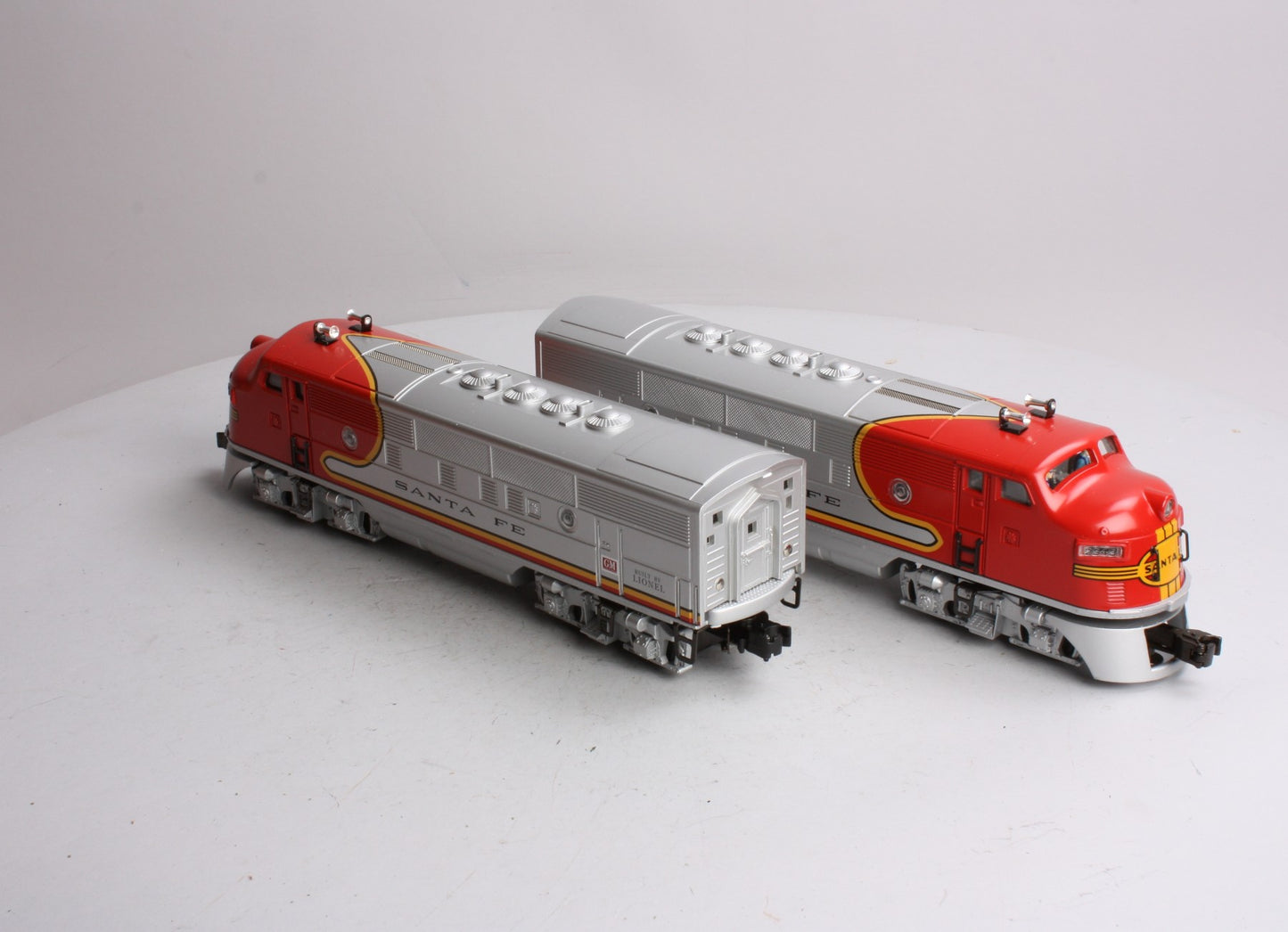 Lionel 6-38312 O Gauge Santa Fe F-3 AA Twin Diesel Locomotive Set #2343 LN/Box