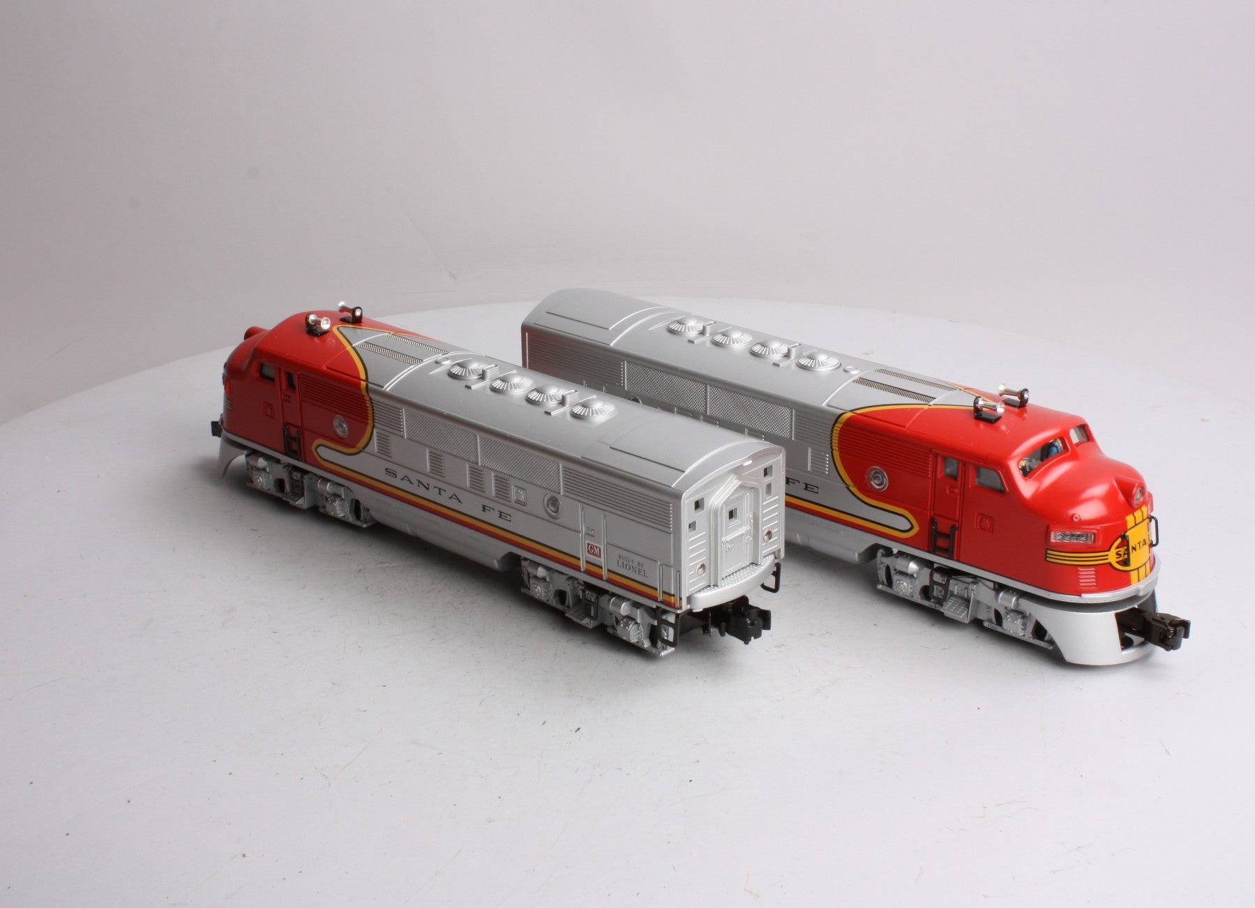 Lionel 6-38312 O Gauge Santa Fe F-3 AA Twin Diesel Locomotive Set #2343 LN/Box