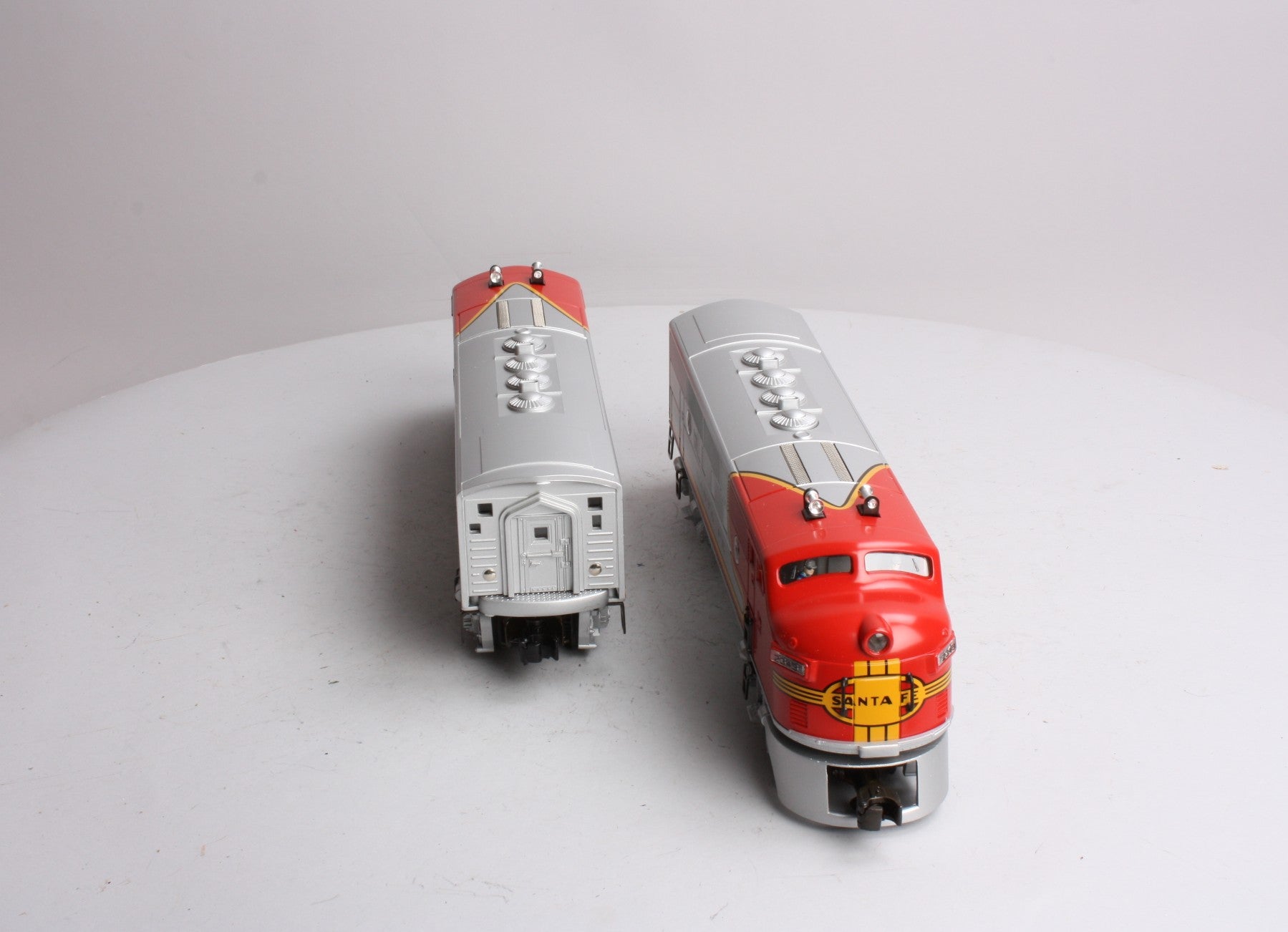 Lionel 6-38312 O Gauge Santa Fe F-3 AA Twin Diesel Locomotive Set #2343 LN/Box