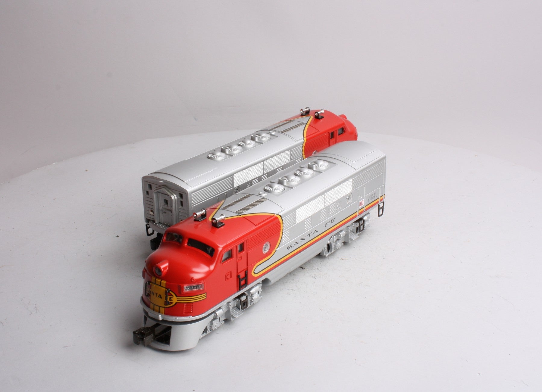 Lionel 6-38312 O Gauge Santa Fe F-3 AA Twin Diesel Locomotive Set #2343 LN/Box