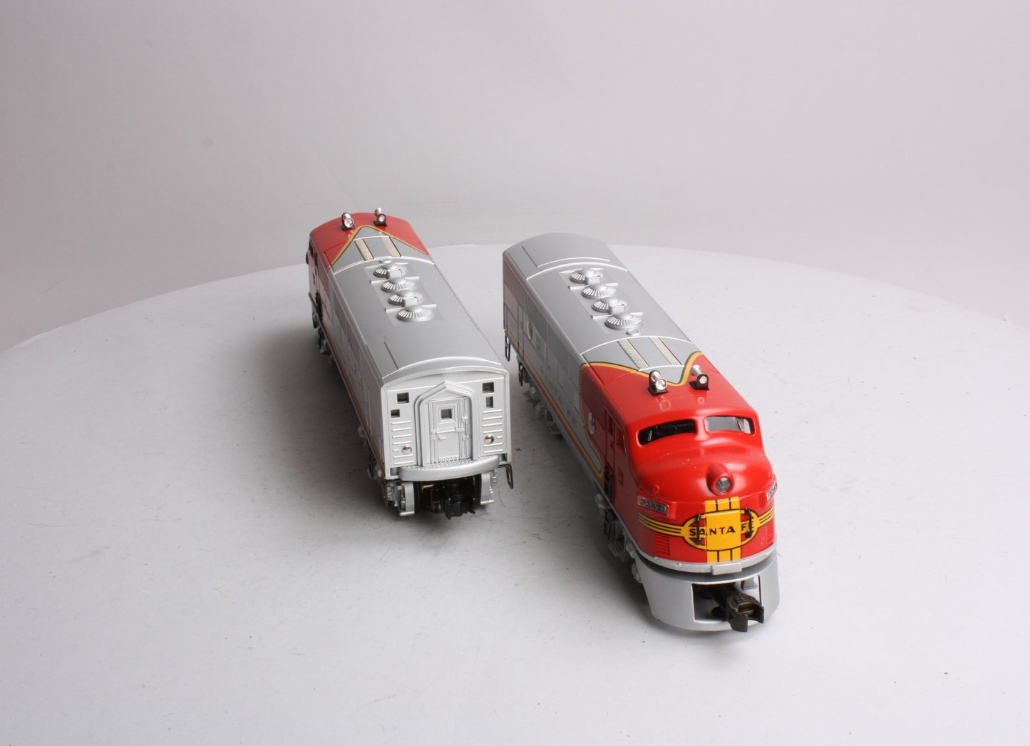 Lionel 6-38312 O Gauge Santa Fe F-3 AA Twin Diesel Locomotive Set #2343 LN/Box
