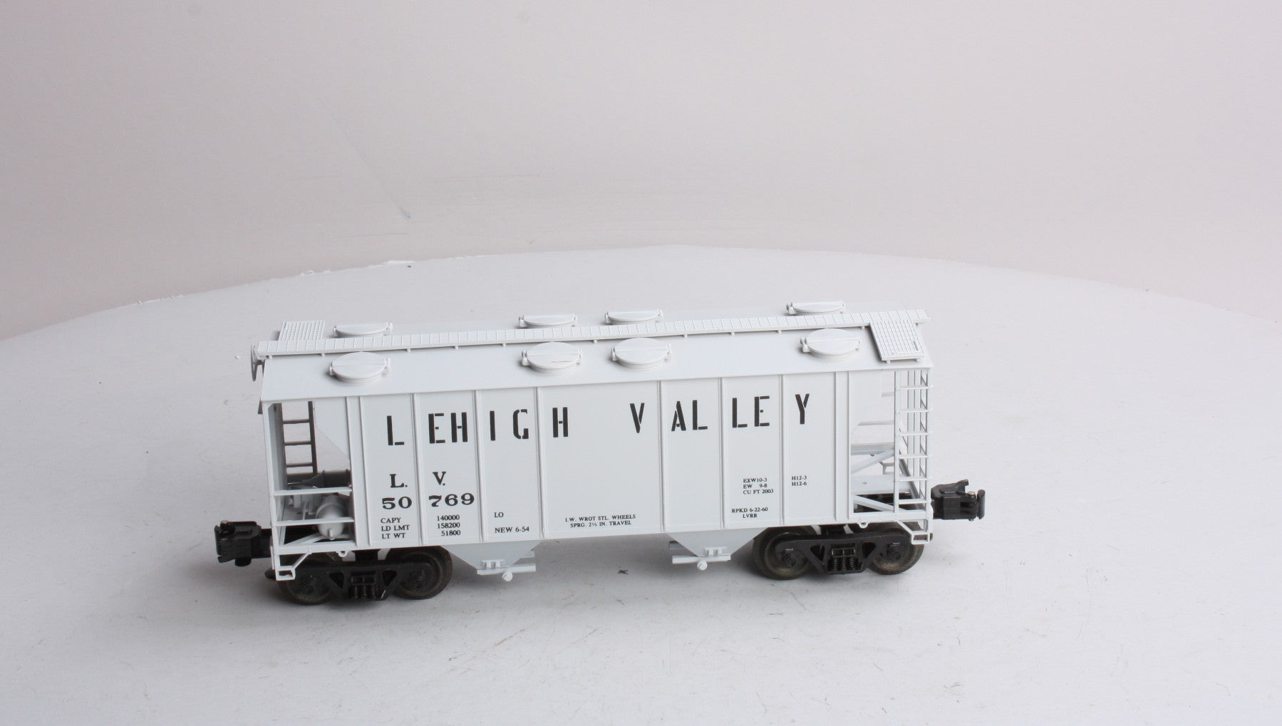 Weaver 2123 O Gauge Lehigh Valley 34' PS-2 Covered Hopper #2123 (3 Rail) NIB