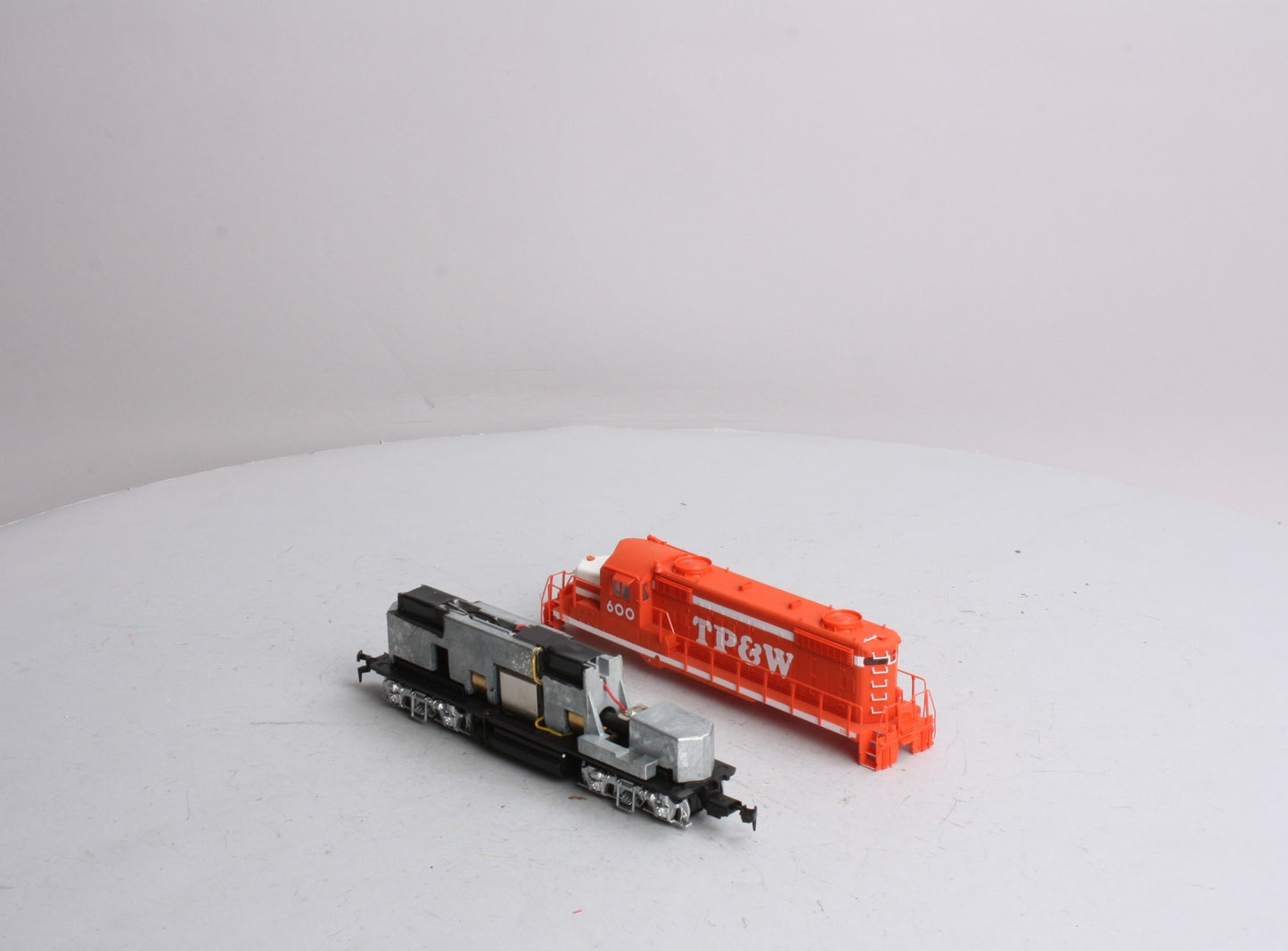 Proto 2000 8167 HO Scale Toledo, Peoria & Western GP-18 'Low Nose' Diesel Loco LN/Box