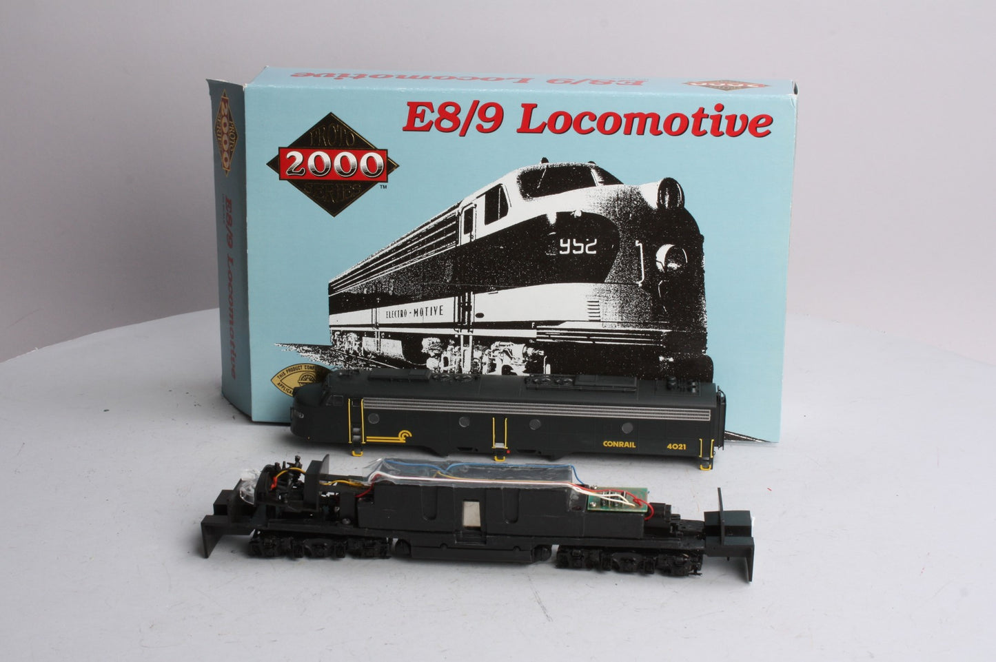 Proto 2000 8016 HO Conrail E8/9 Diesel Locomotive #4021 LN/Box