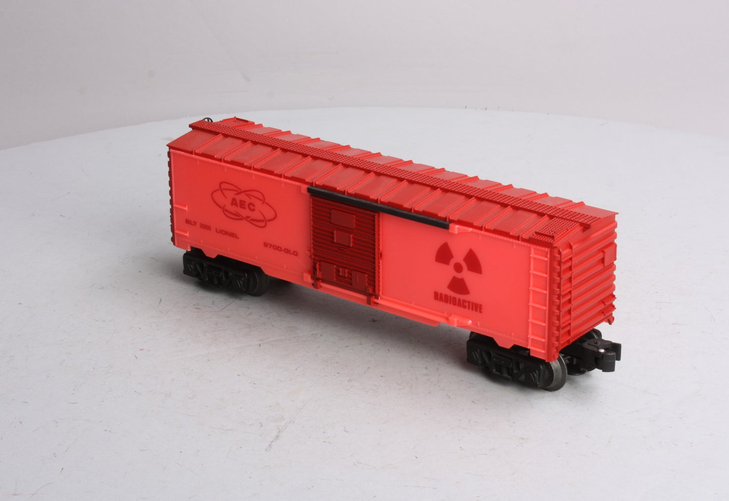 Lionel 6-26288 O Gauge Atomic Energy Commission Glow in the Dark Red Boxcar NIB