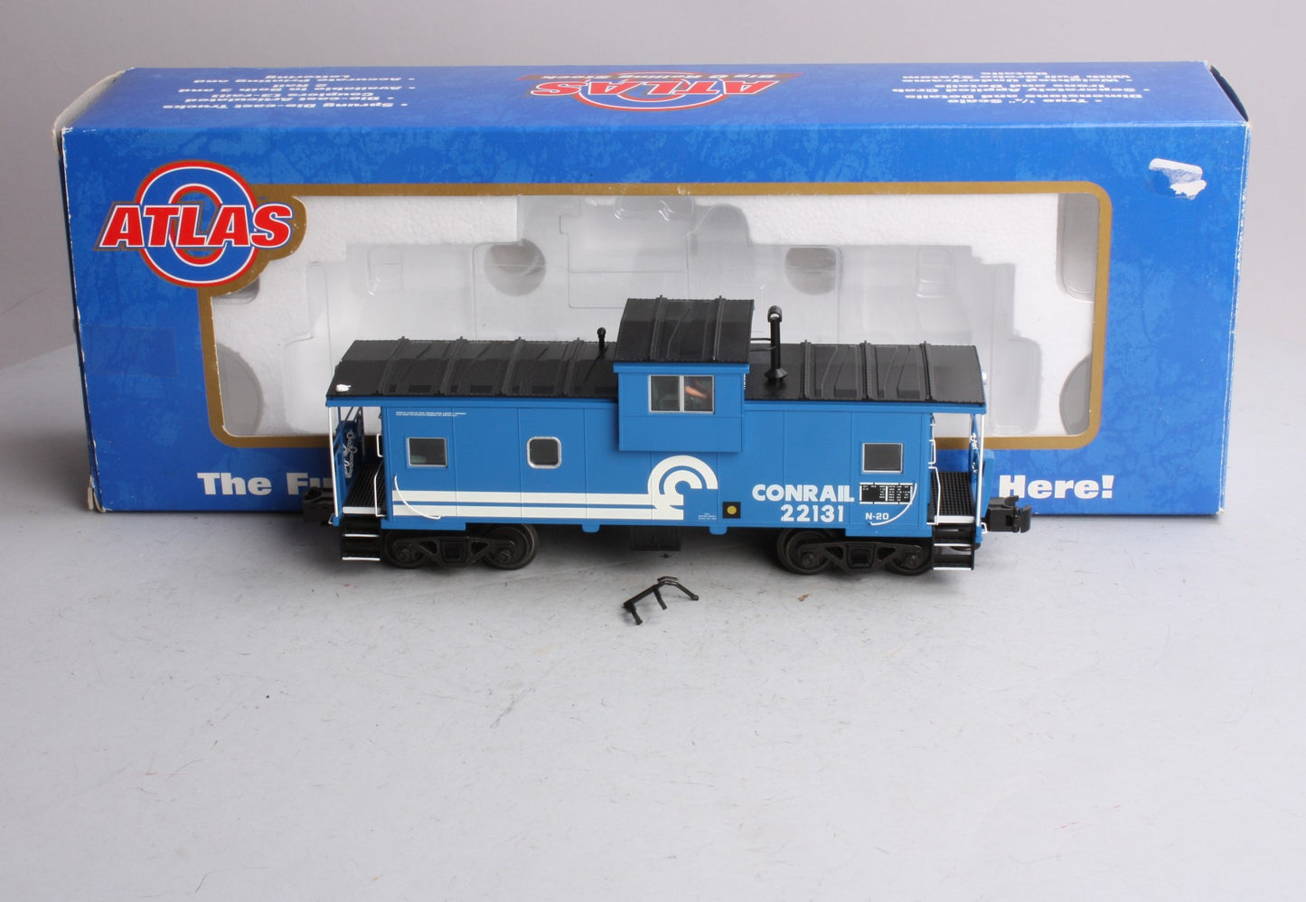 Atlas 6608-1 O Gauge Conrail Extended Vision Caboose #22131 (3-Rail) LN/Box