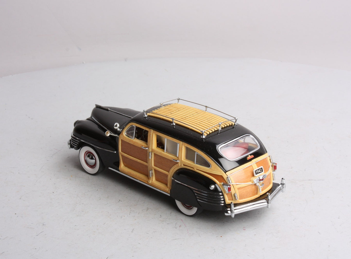 Danbury Mint 1942 1:24 Diecast 1942 Chrysler Town & County Convertible NIB