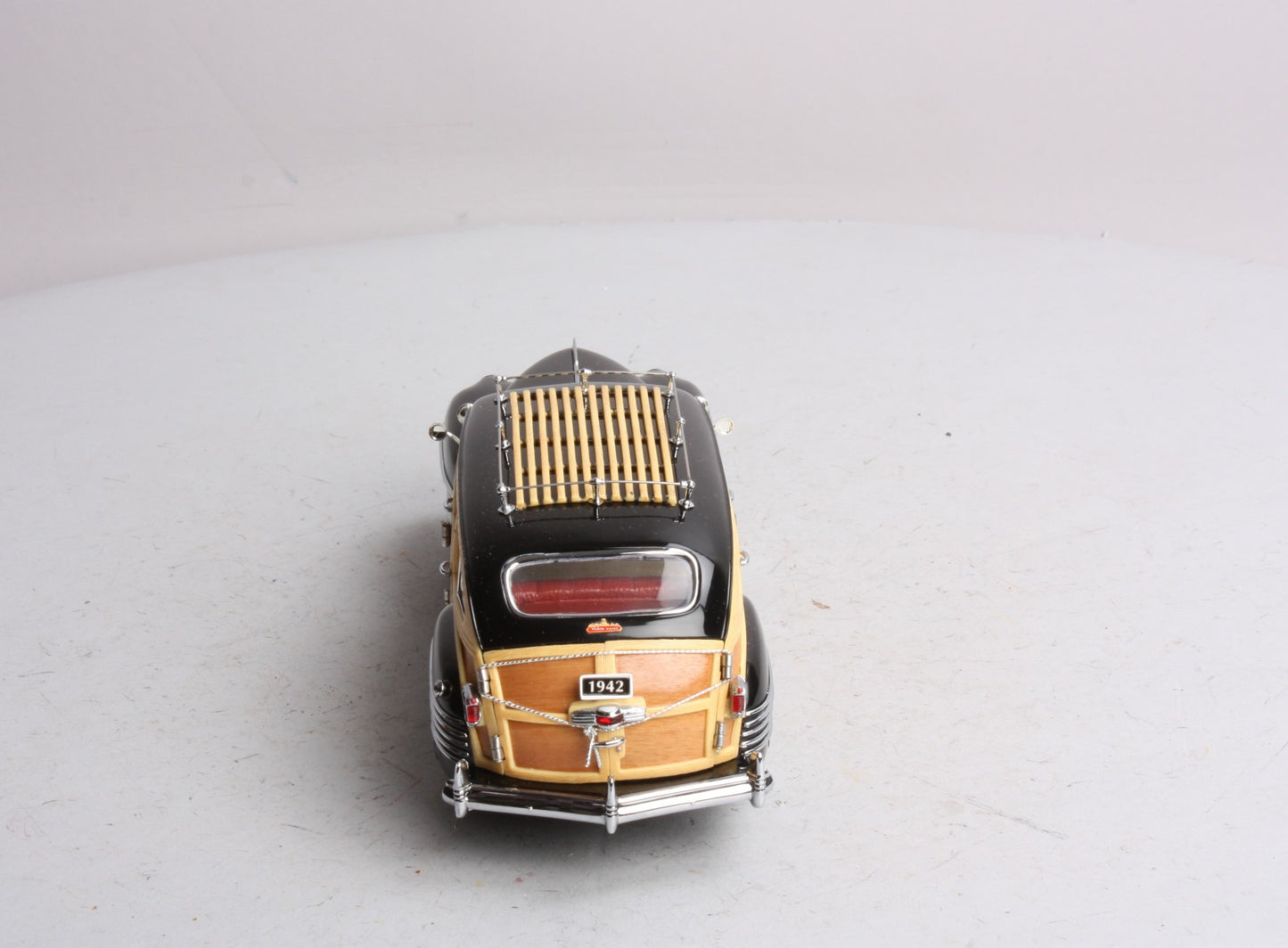 Danbury Mint 1942 1:24 Diecast 1942 Chrysler Town & County Convertible NIB