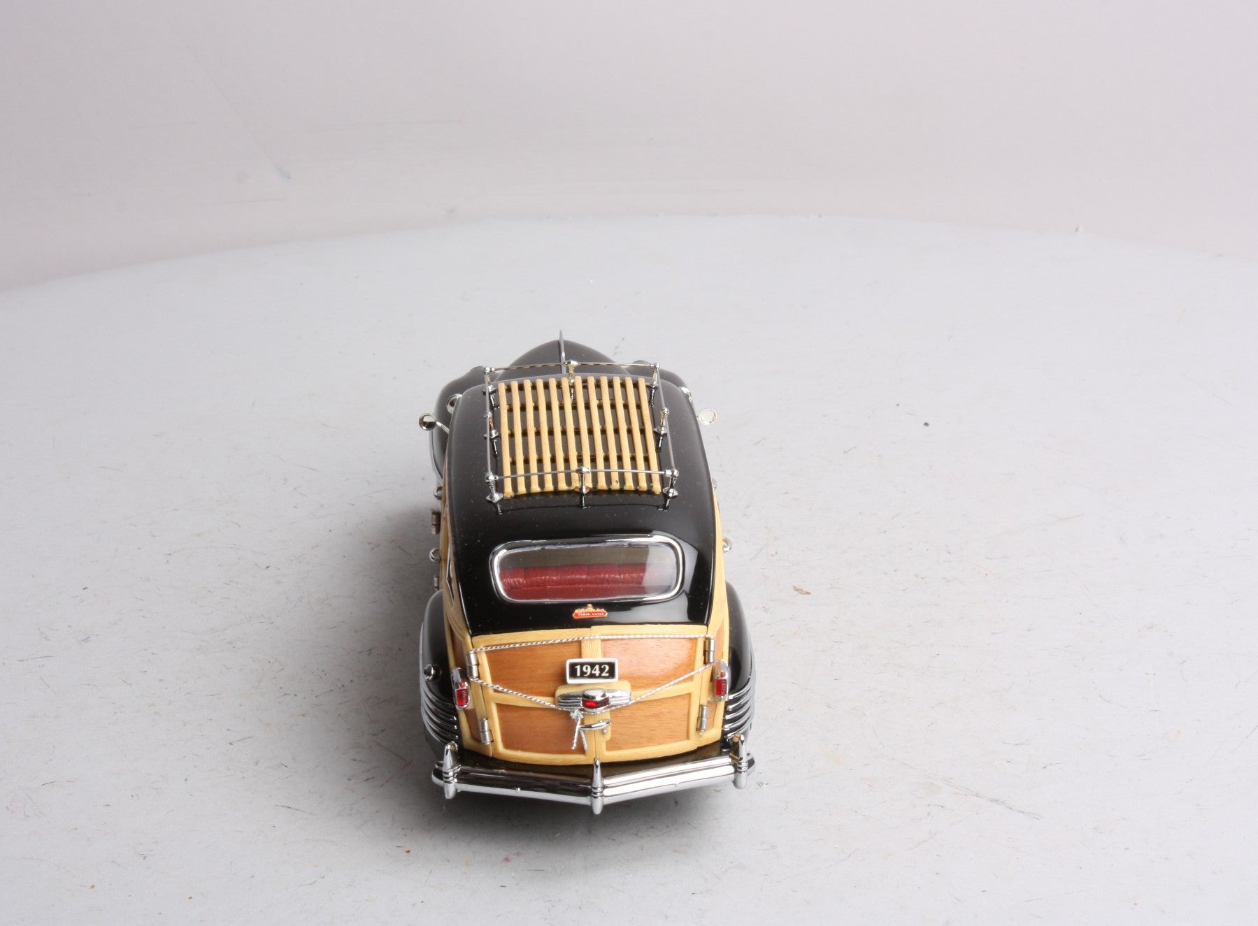 Danbury Mint 1942 1:24 Diecast 1942 Chrysler Town & County Convertible NIB