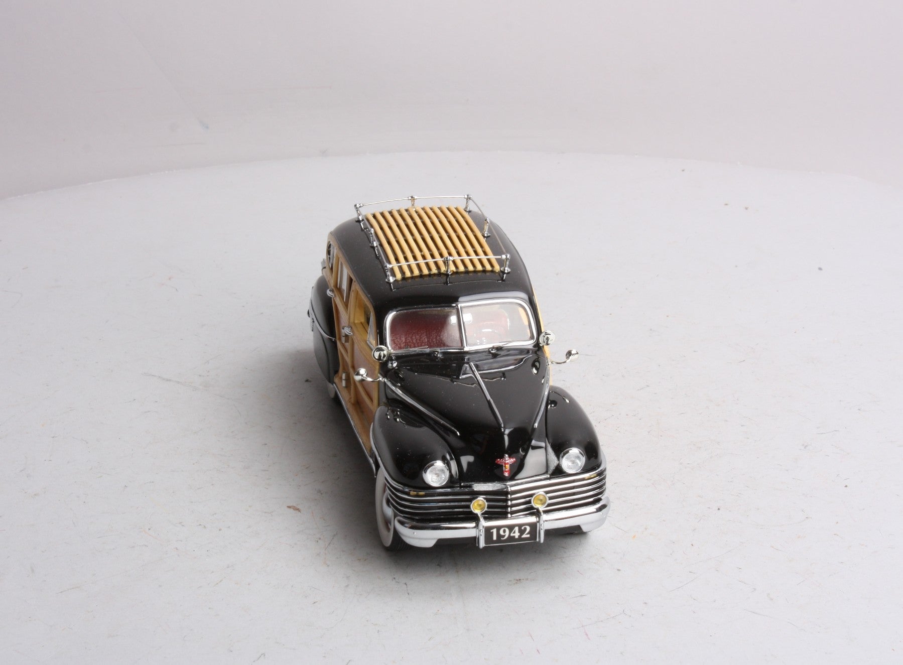 Danbury Mint 1942 1:24 Diecast 1942 Chrysler Town & County Convertible NIB
