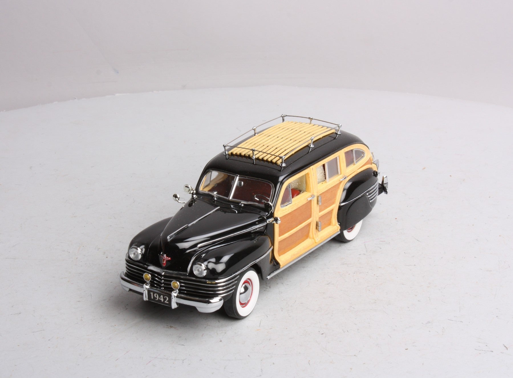 Danbury Mint 1942 1:24 Diecast 1942 Chrysler Town & County Convertible NIB