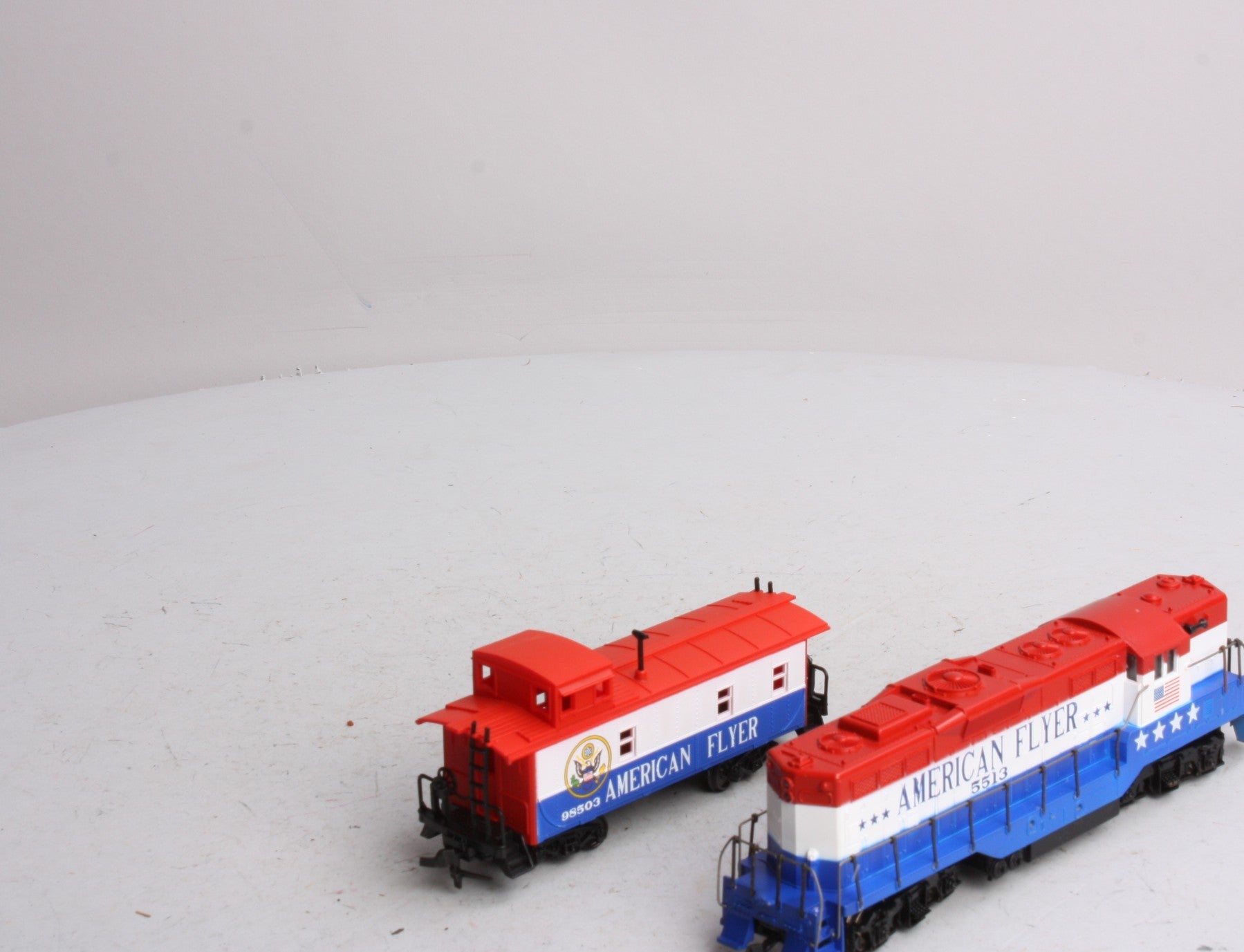 Lionel 79-9704 HO American Flyer GP-9 Diesel Engine & Caboose