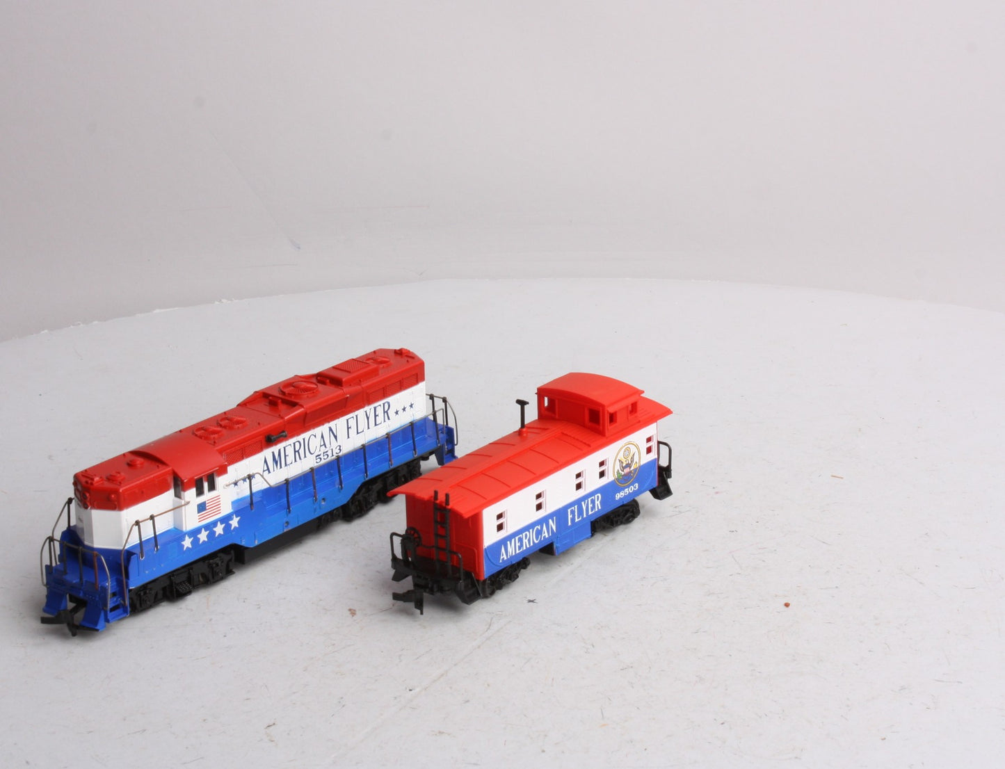 Lionel 79-9704 HO American Flyer GP-9 Diesel Engine & Caboose