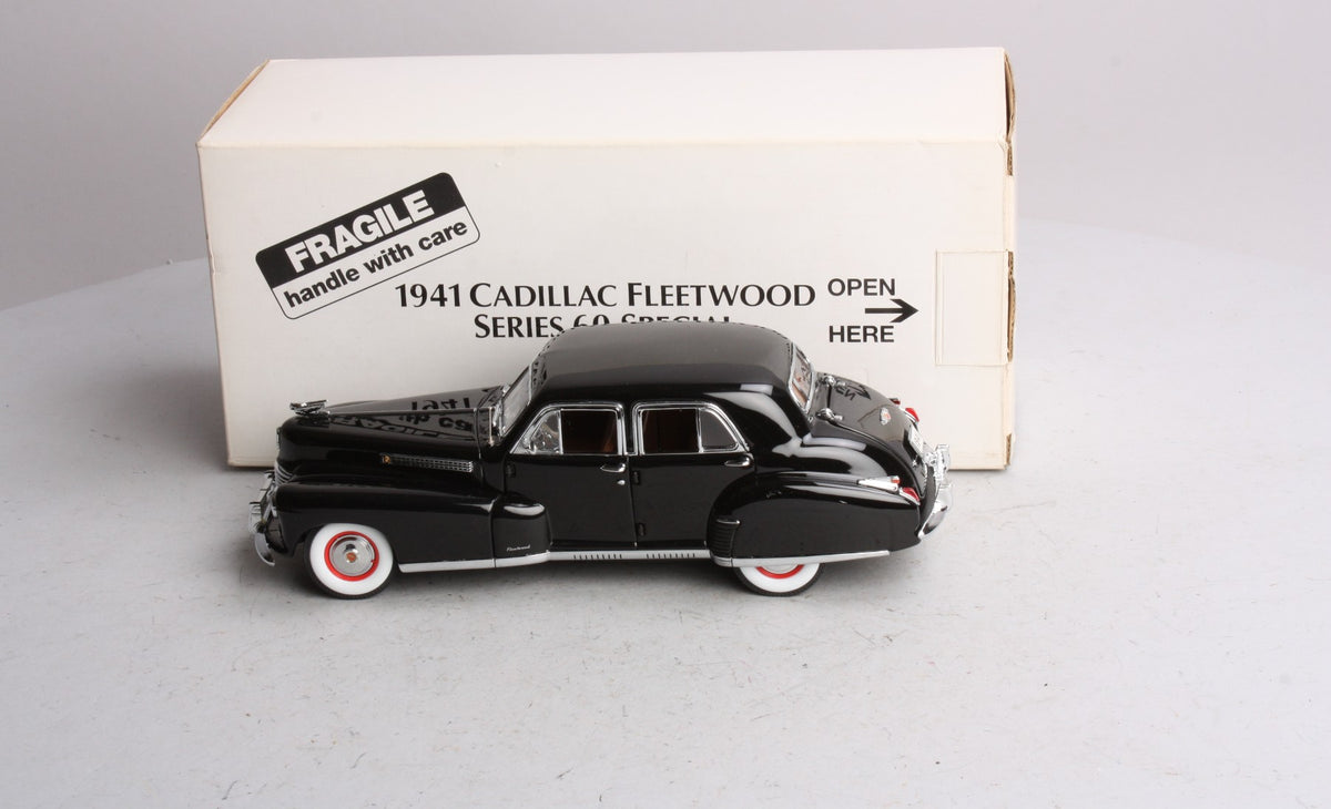 Danbury Mint 195-041 1:24 1941 Cadillac Fleetwood Series 60 Special LN/Box