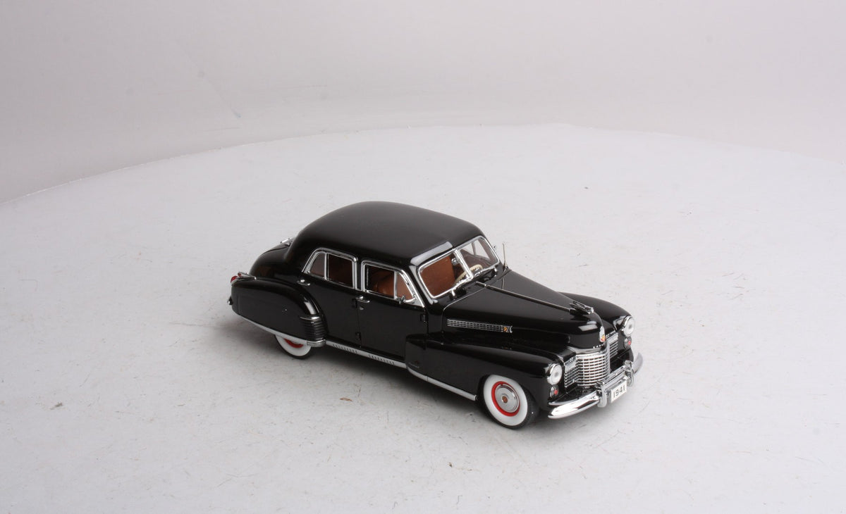 Danbury Mint 195-041 1:24 1941 Cadillac Fleetwood Series 60 Special LN/Box
