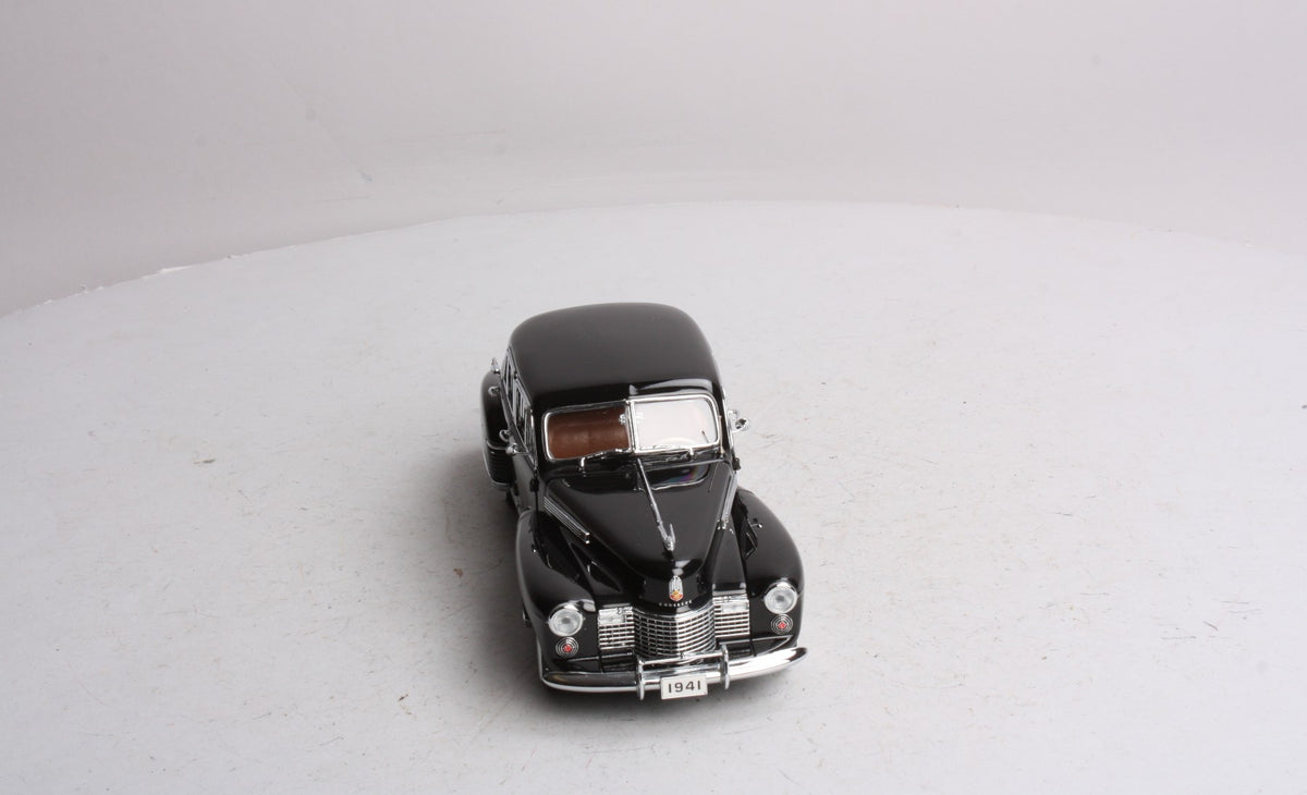 Danbury Mint 195-041 1:24 1941 Cadillac Fleetwood Series 60 Special LN/Box