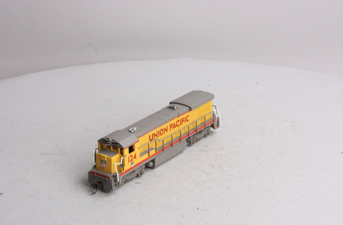 Bachmann 31102 HO Union Pacific B23-7 Diesel-Powered Locomotive #124 LN/Box