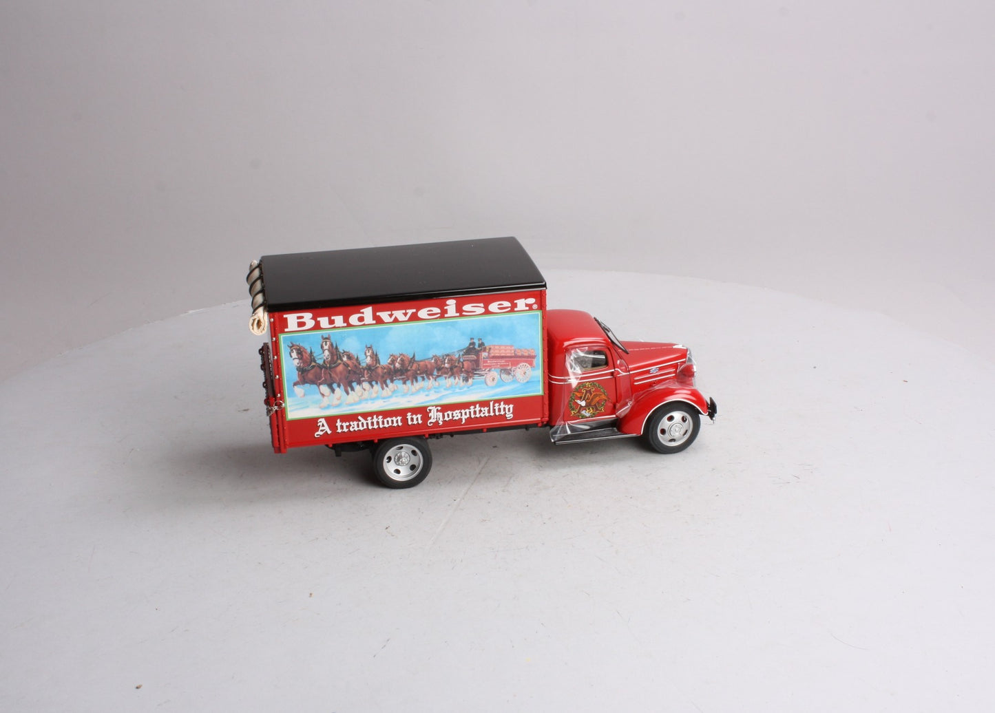 Danbury Mint 1930 1:24 Diecast 1930 Chevrolet Budweiser Christmas Truck NIB