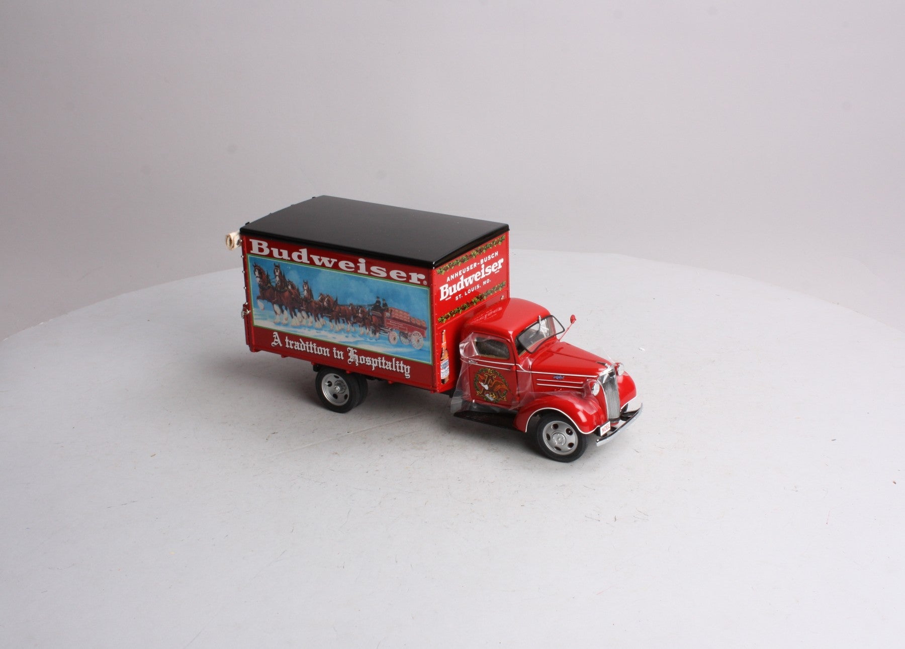 Danbury Mint 1930 1:24 Diecast 1930 Chevrolet Budweiser Christmas Truck NIB