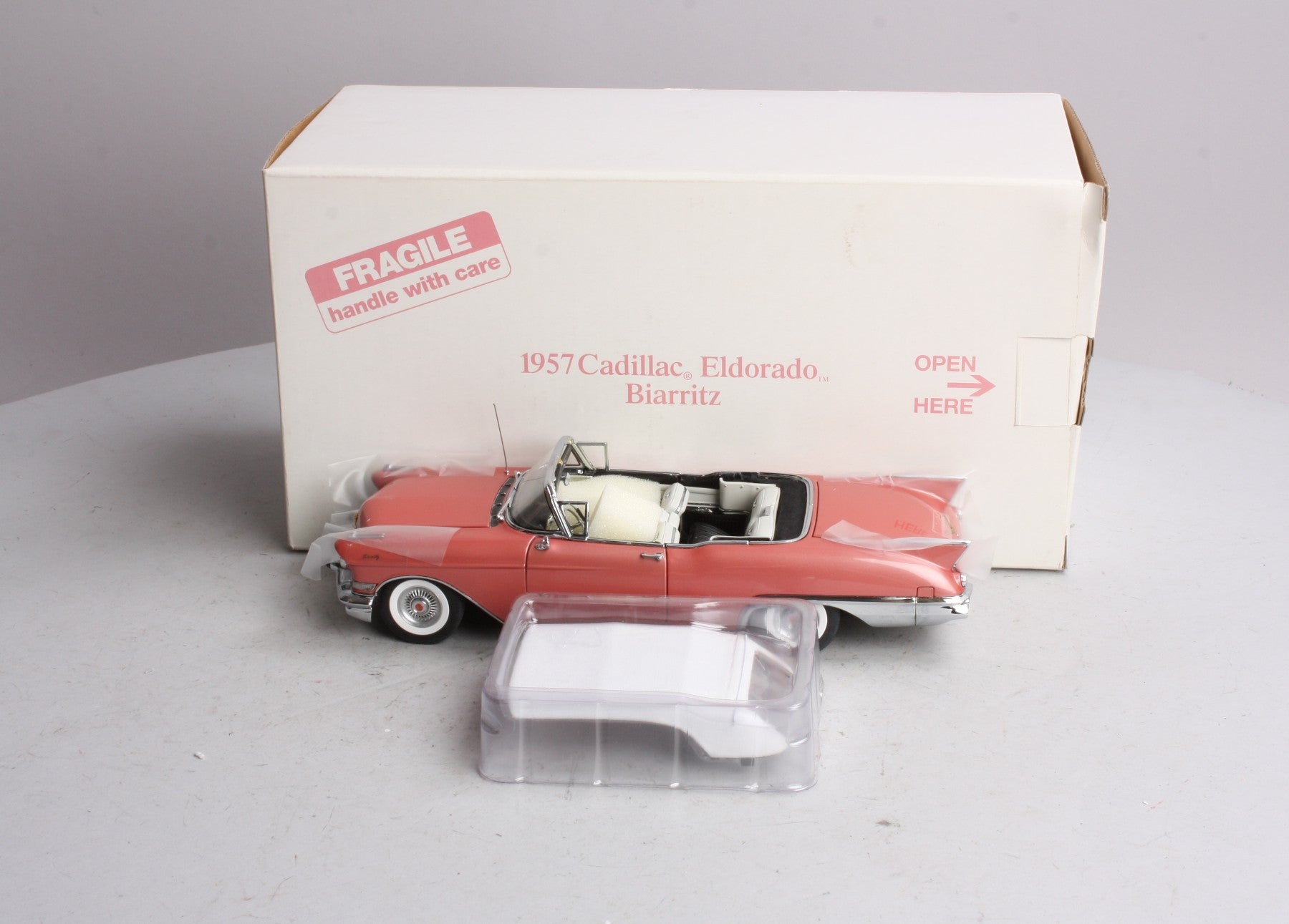 Danbury Mint 1957 1:24 Scale Sweet Pink 1957 Cadillac Eldorado Biarritz