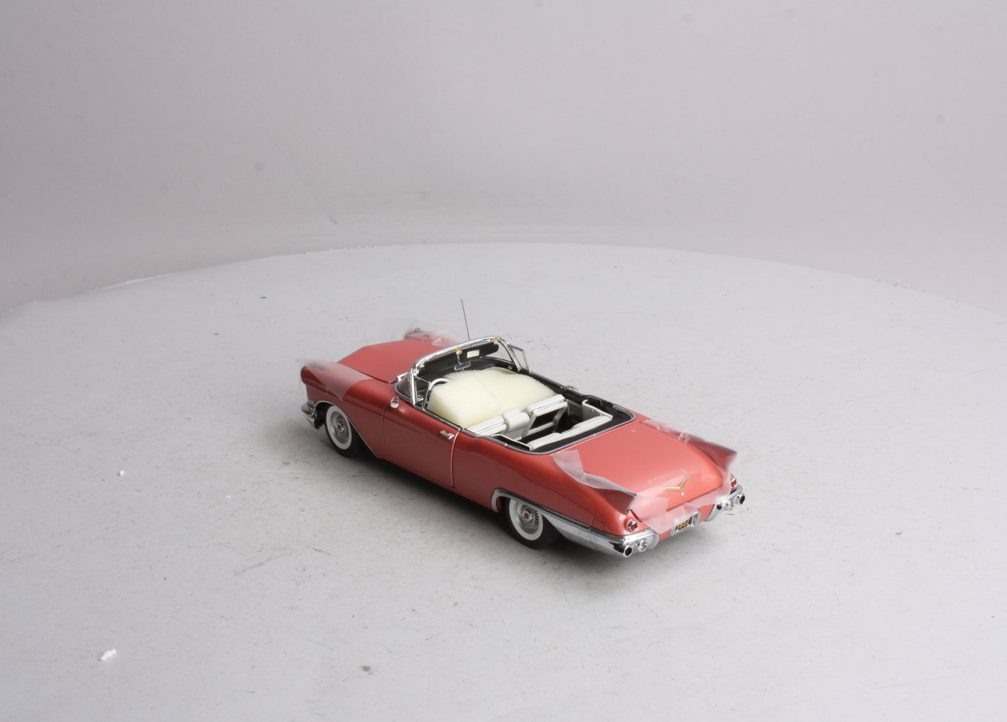 Danbury Mint 1957 1:24 Scale Sweet Pink 1957 Cadillac Eldorado Biarritz