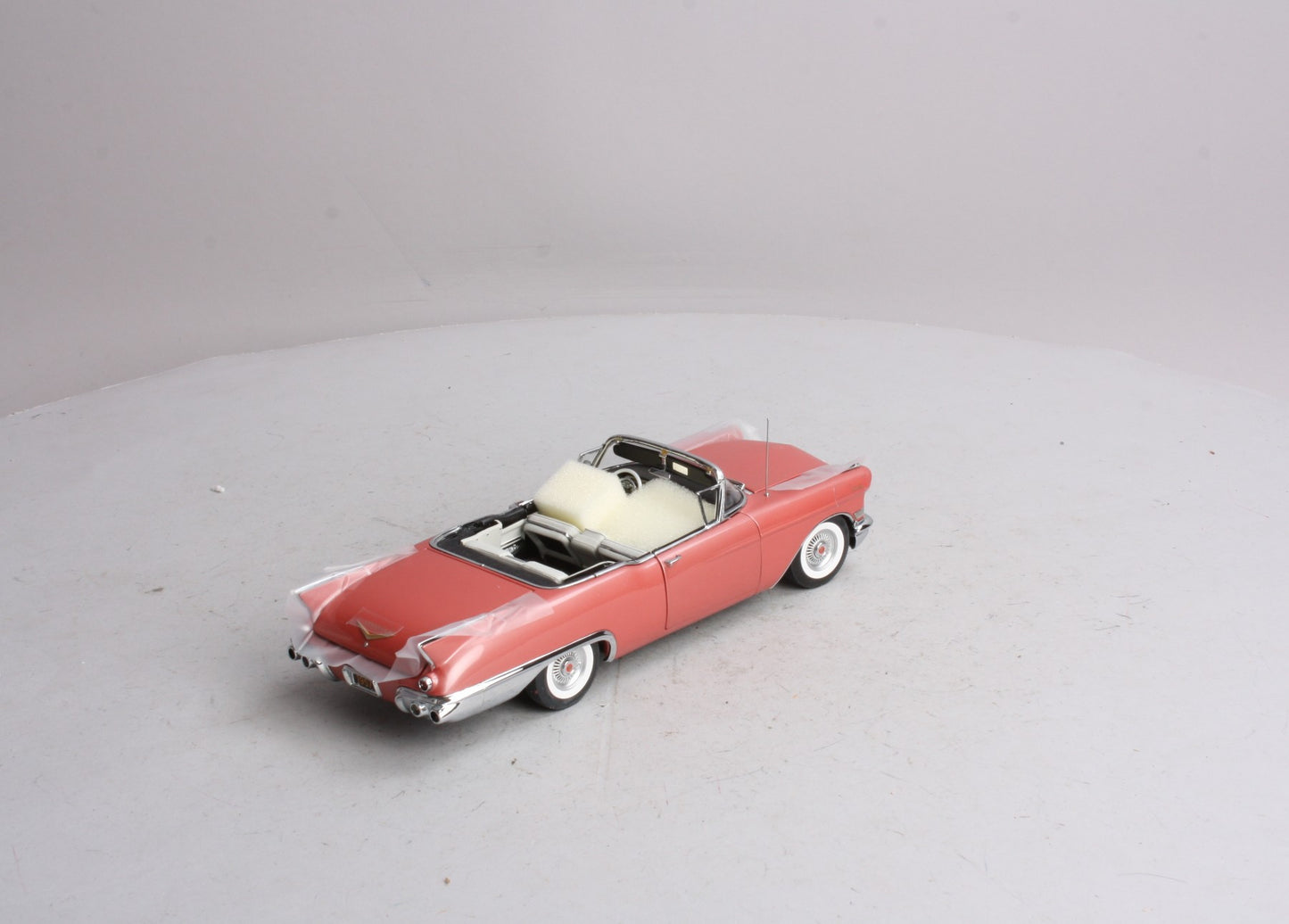 Danbury Mint 1957 1:24 Scale Sweet Pink 1957 Cadillac Eldorado Biarritz