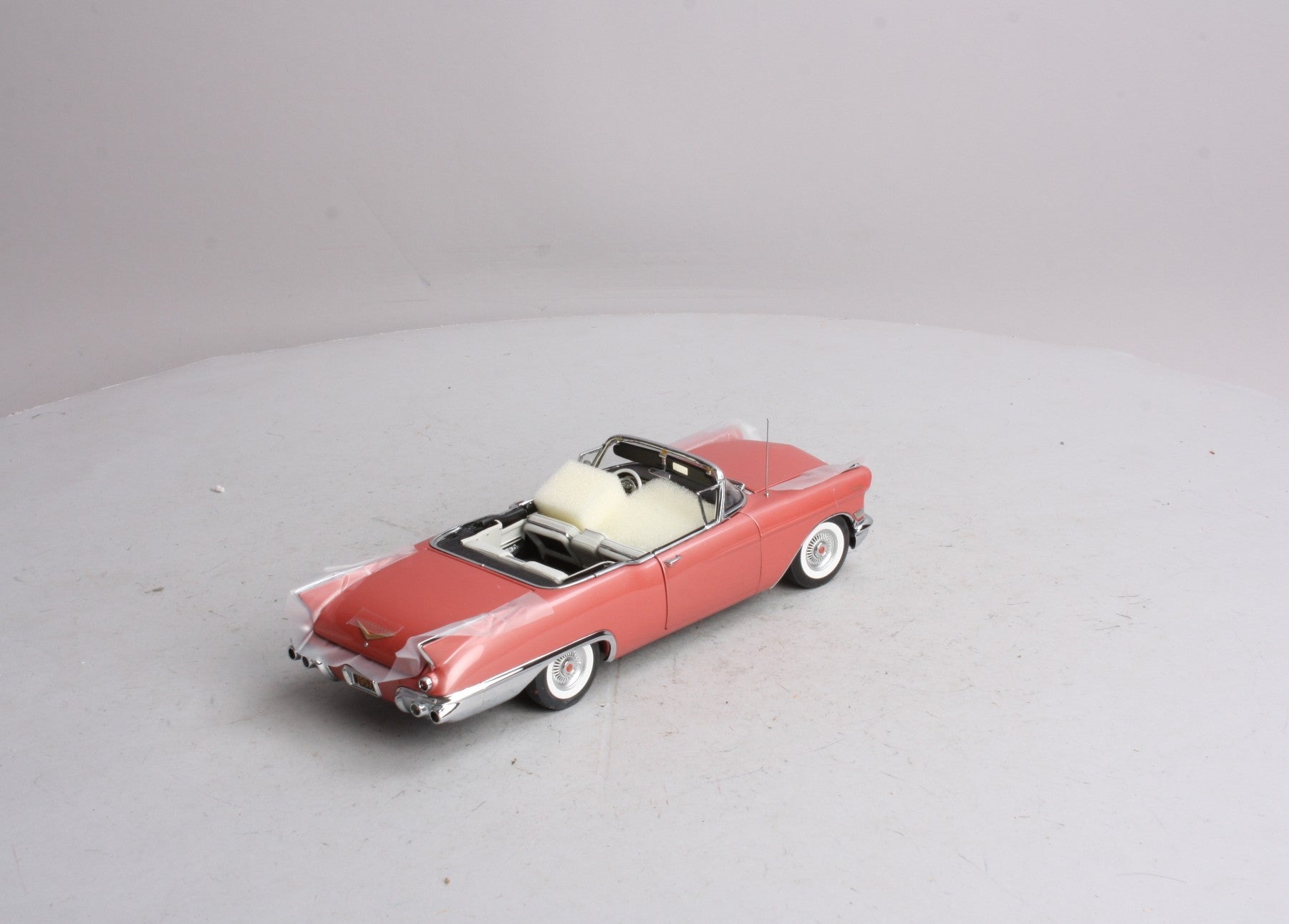 Danbury Mint 1957 1:24 Scale Sweet Pink 1957 Cadillac Eldorado Biarritz