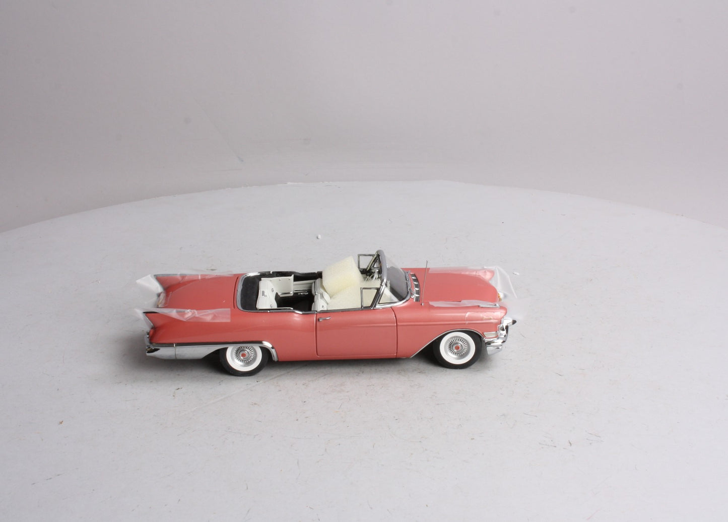 Danbury Mint 1957 1:24 Scale Sweet Pink 1957 Cadillac Eldorado Biarritz