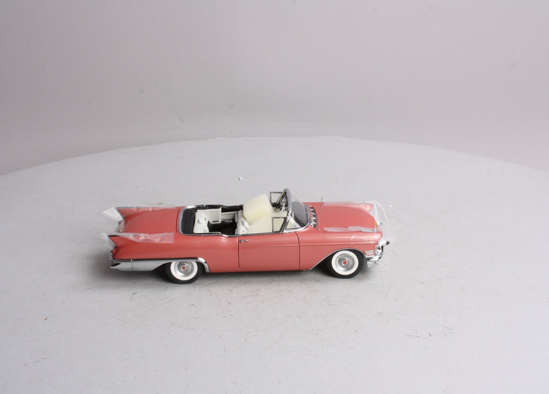 Danbury Mint 1957 1:24 Scale Sweet Pink 1957 Cadillac Eldorado Biarritz