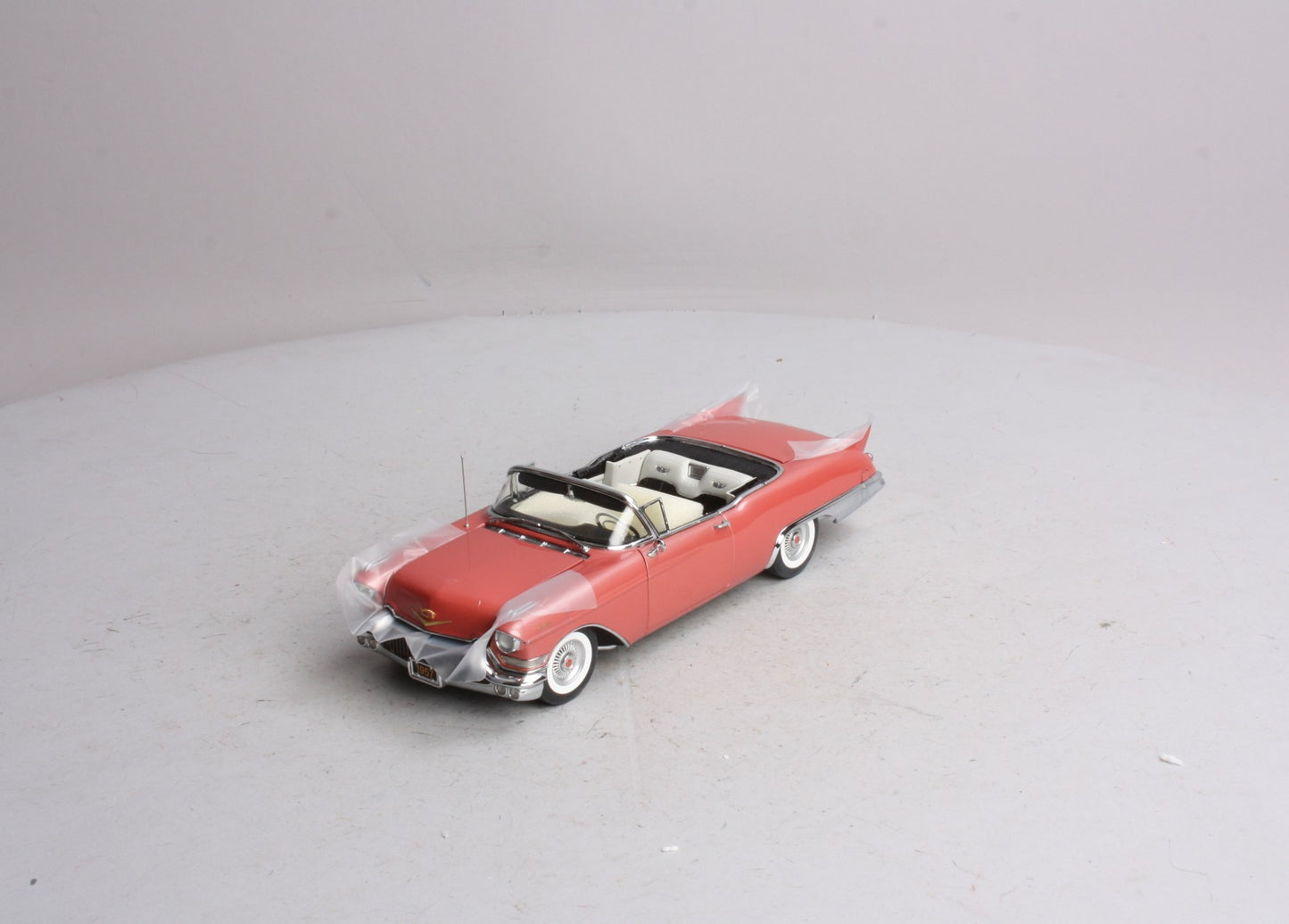 Danbury Mint 1957 1:24 Scale Sweet Pink 1957 Cadillac Eldorado Biarritz