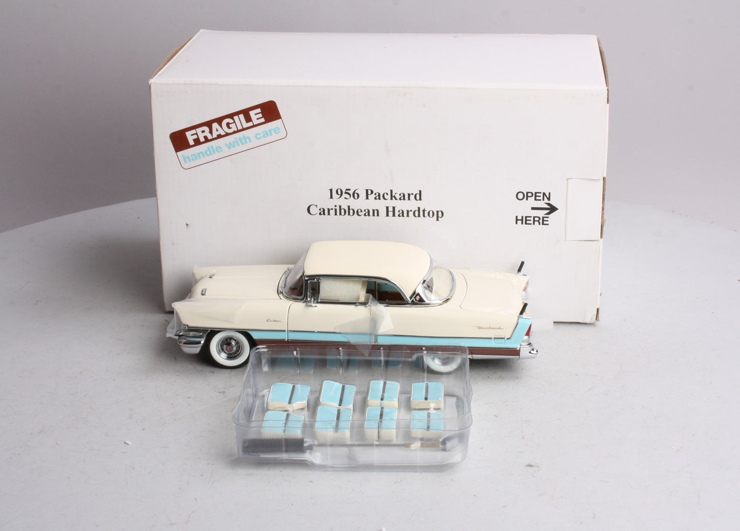 Danbury Mint 1956 1:24 1956 Packard Caribbean Hardtop LN/Box