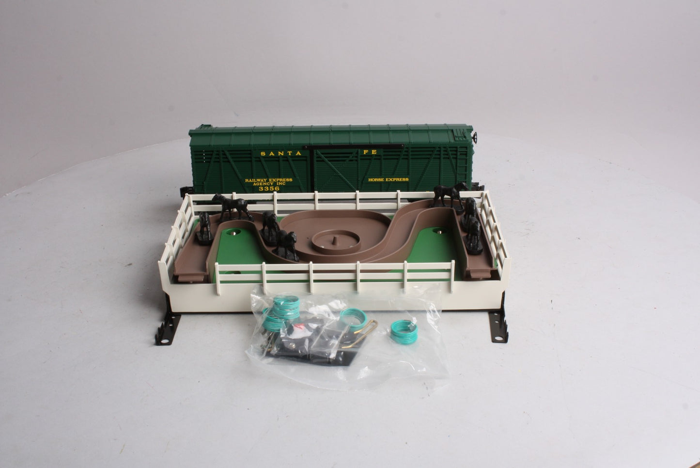 Lionel 6-29843 O Gauge Santa Fe Horse Car & Corral PWC #3356 LN/Box