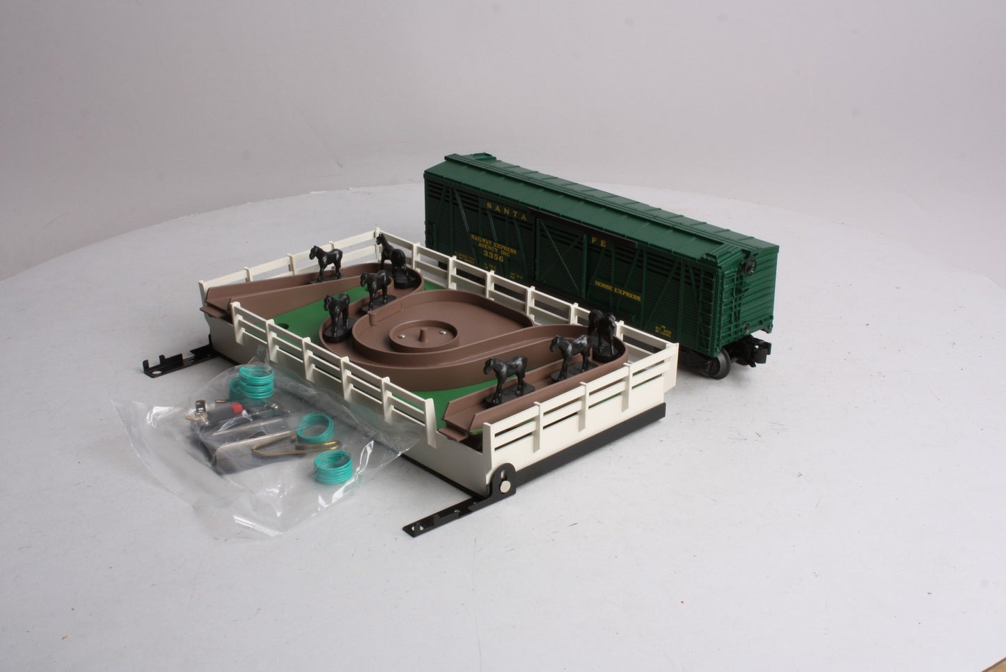 Lionel 6-29843 O Gauge Santa Fe Horse Car & Corral PWC #3356 LN/Box