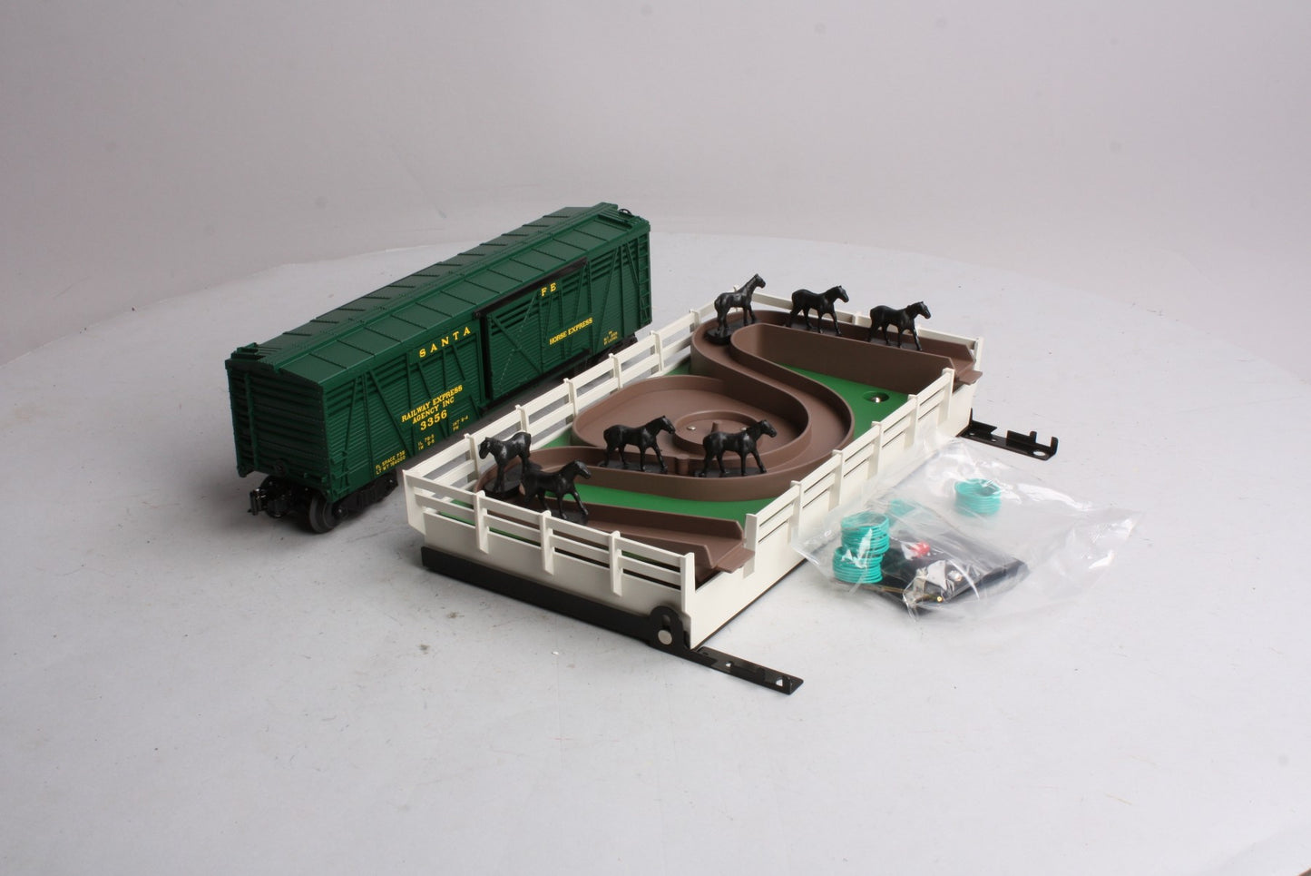Lionel 6-29843 O Gauge Santa Fe Horse Car & Corral PWC #3356 LN/Box