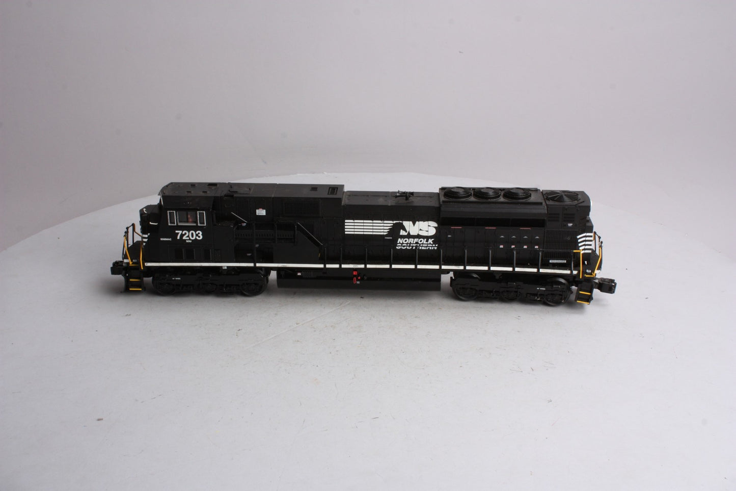 Lionel 6-38585 Norfolk Southern SD80MAC Diesel Locomotive #7203 LN