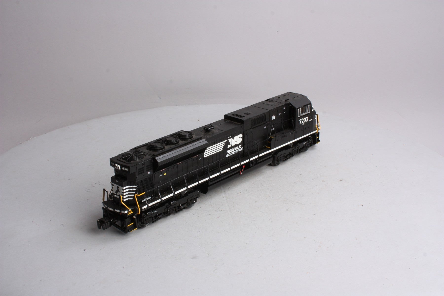 Lionel 6-38585 Norfolk Southern SD80MAC Diesel Locomotive #7203 LN