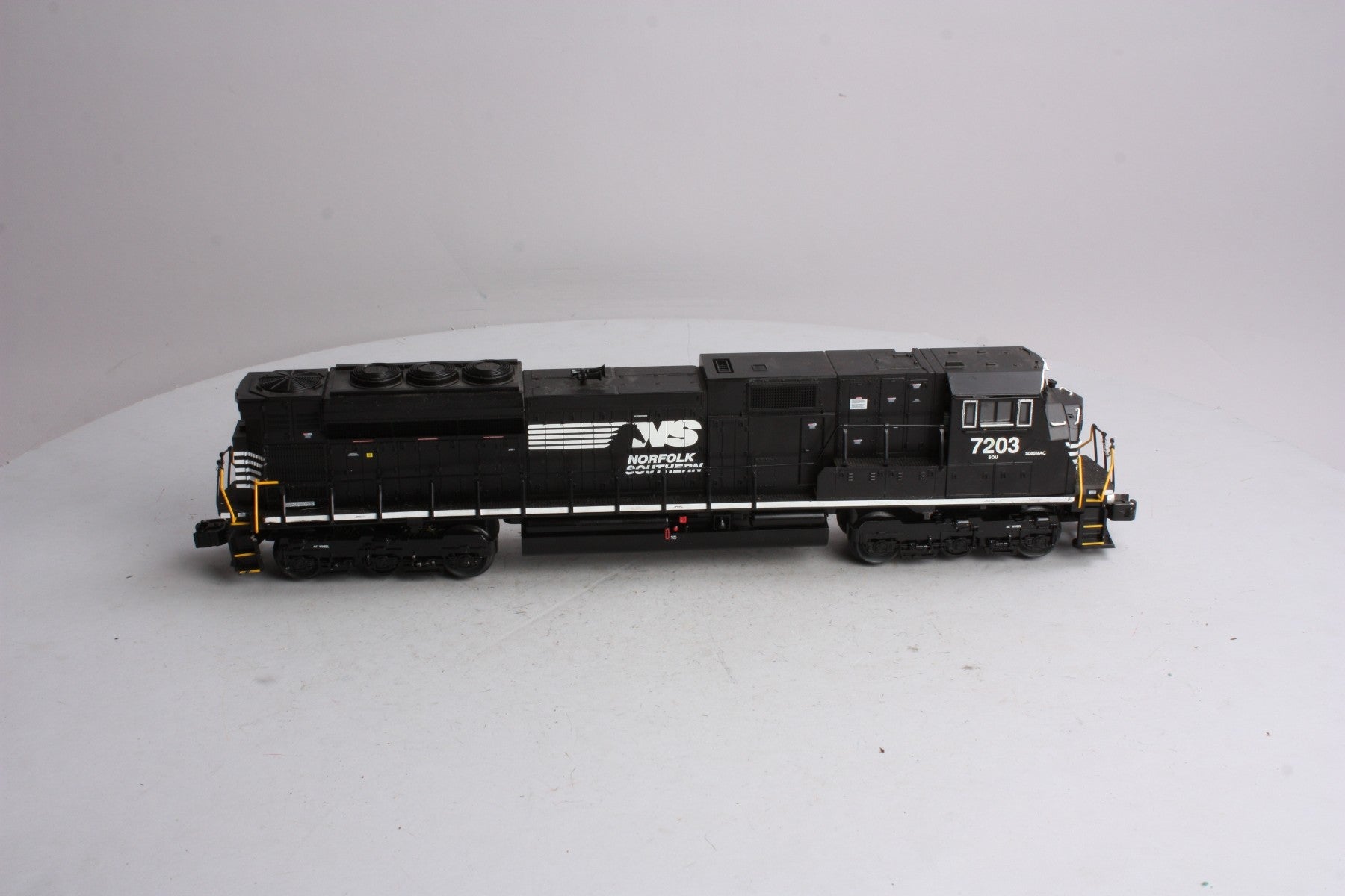 Lionel 6-38585 Norfolk Southern SD80MAC Diesel Locomotive #7203 LN