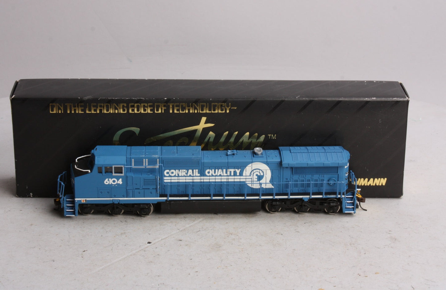 Bachmann 86018 HO Conrail Quality GE DASH 8-40CW Diesel Locomotive #6104 LN/Box