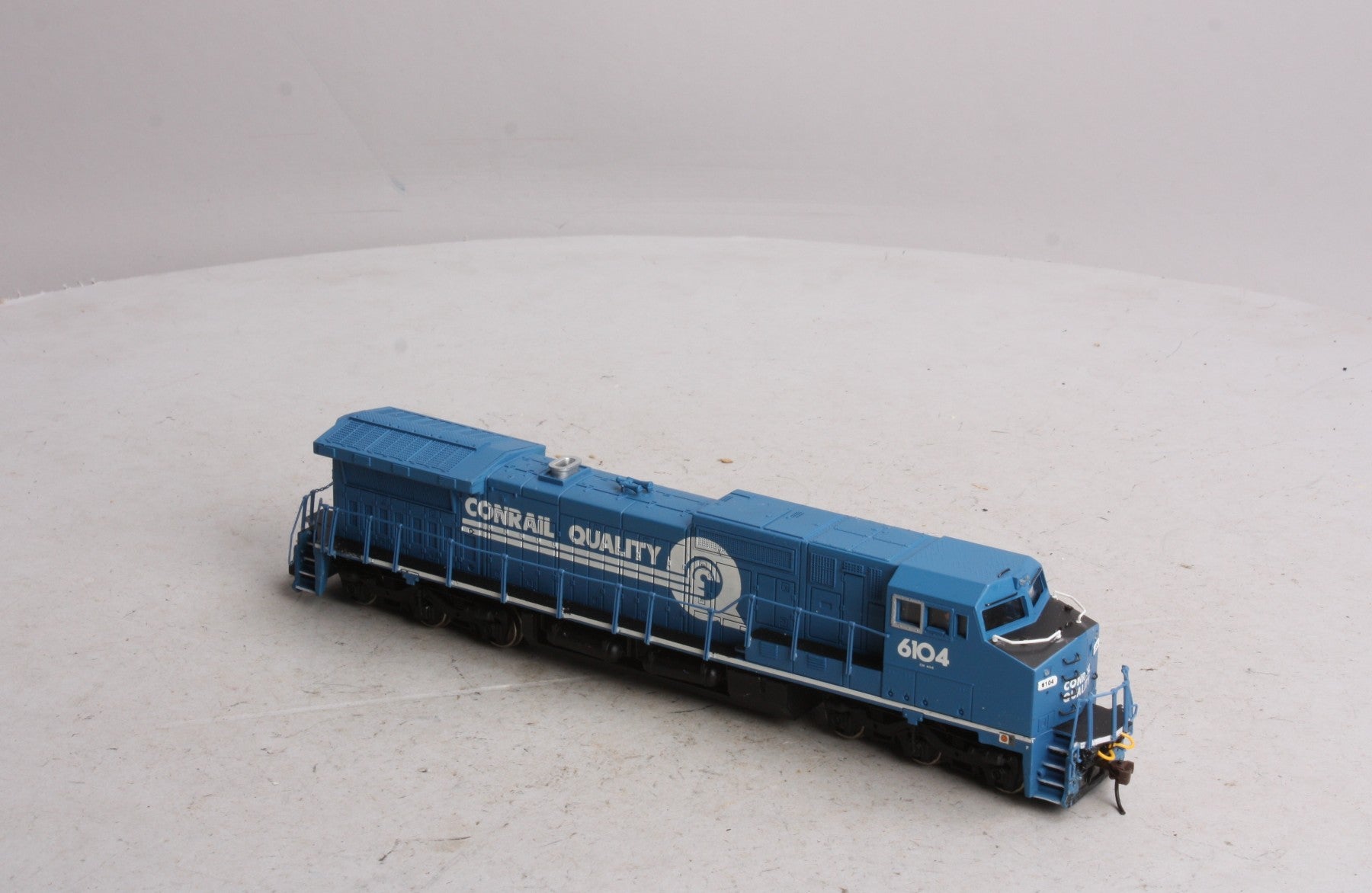 Bachmann 86018 HO Conrail Quality GE DASH 8-40CW Diesel Locomotive #6104 LN/Box