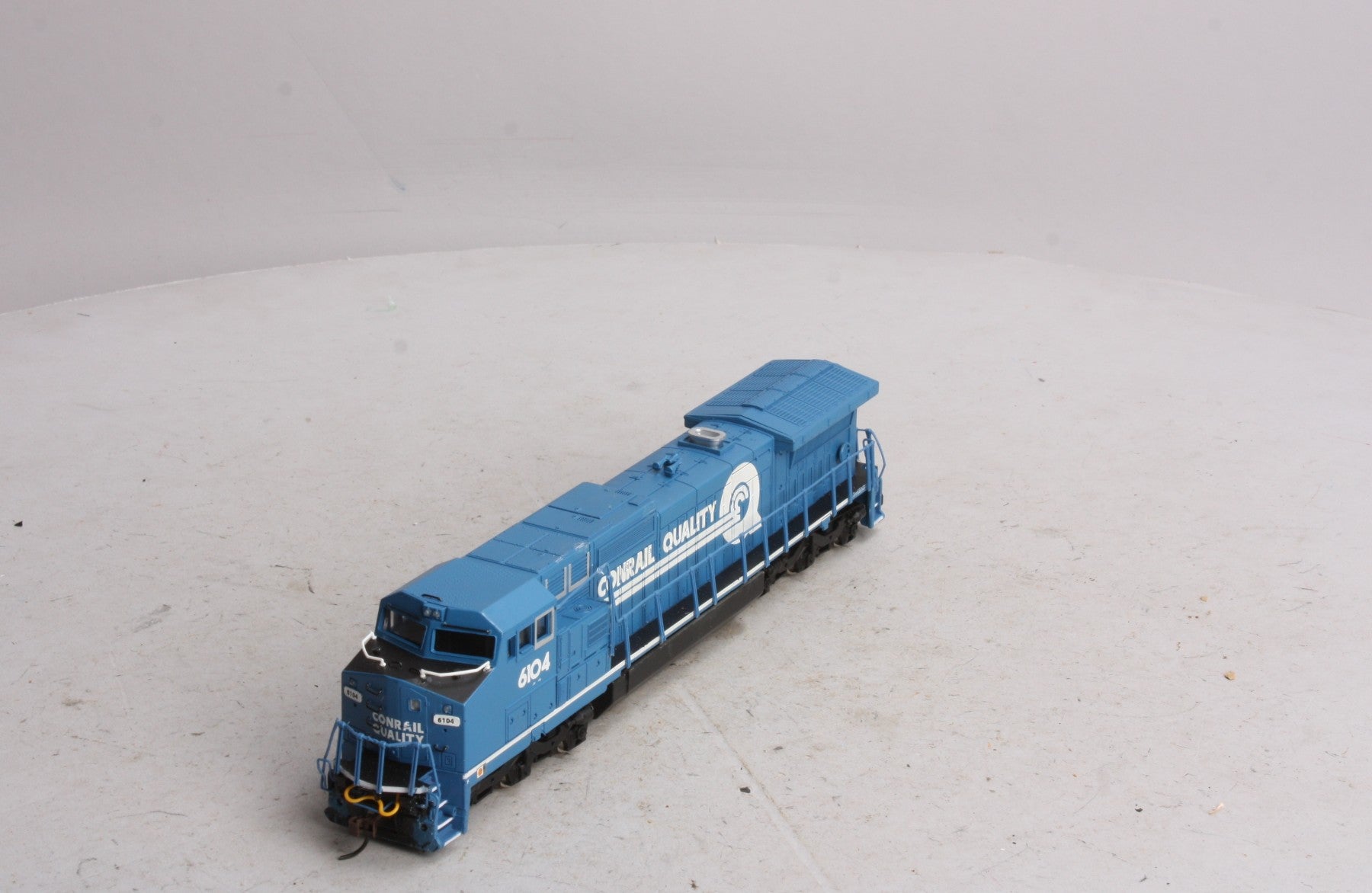 Bachmann 86018 HO Conrail Quality GE DASH 8-40CW Diesel Locomotive #6104 LN/Box