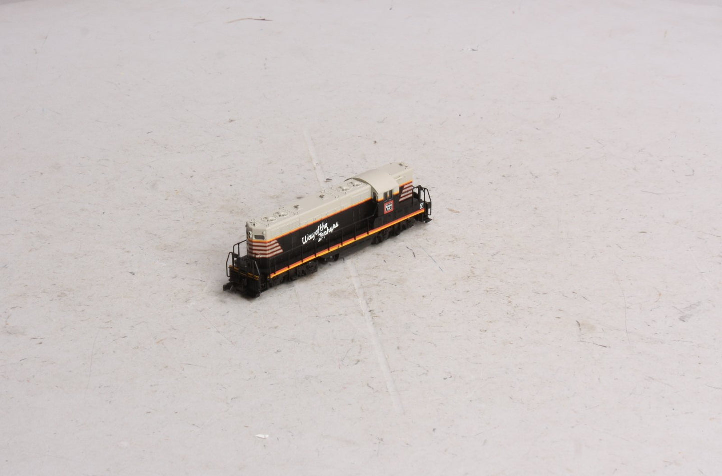 Atlas 48207 N Burlington Route GP-7 Ph II Diesel Locomotive #267 LN/Box