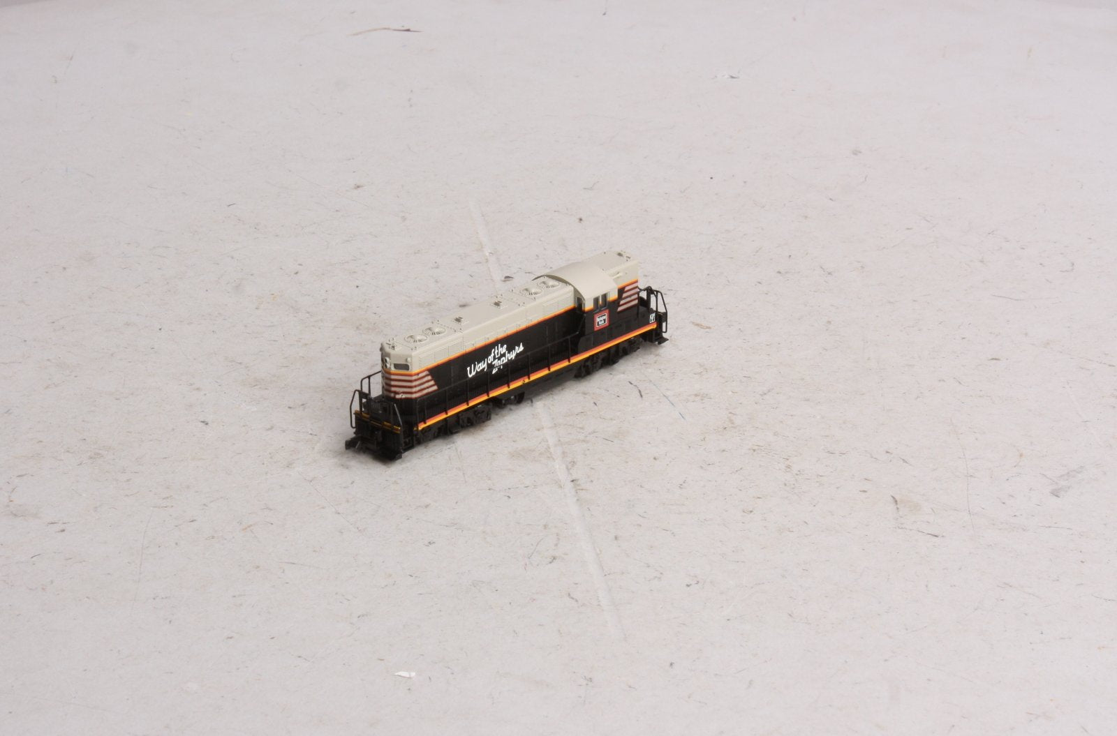 Atlas 48207 N Burlington Route GP-7 Ph II Diesel Locomotive #267 LN/Box