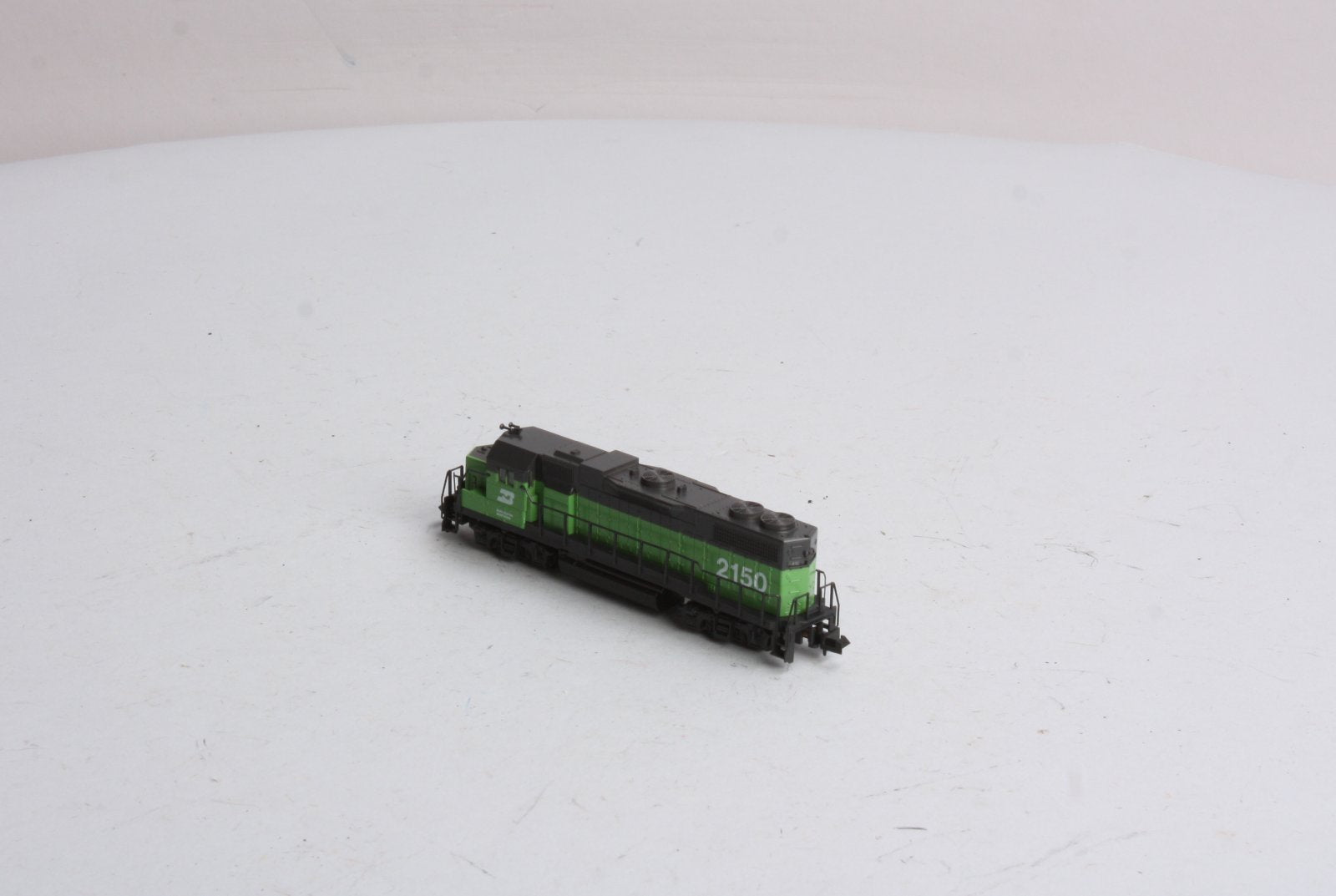 Kato 176-011 N Scale Burlington Northern GP38 Diesel Locomotive #2150 LN/Box