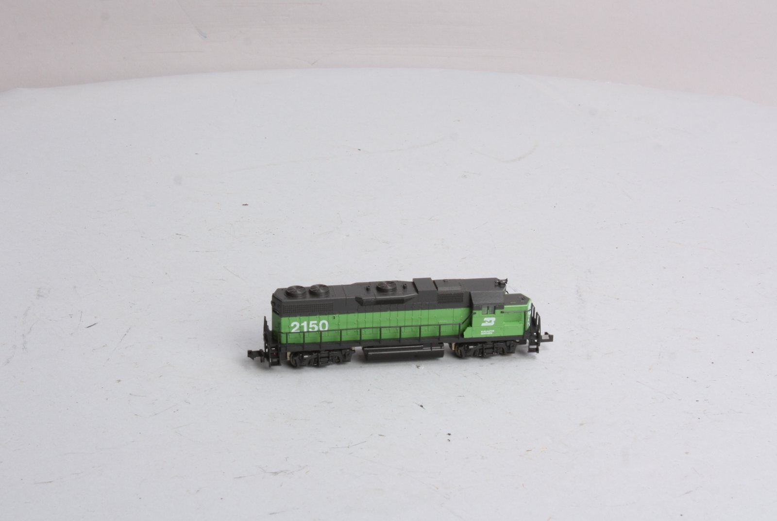 Kato 176-011 N Scale Burlington Northern GP38 Diesel Locomotive #2150 LN/Box