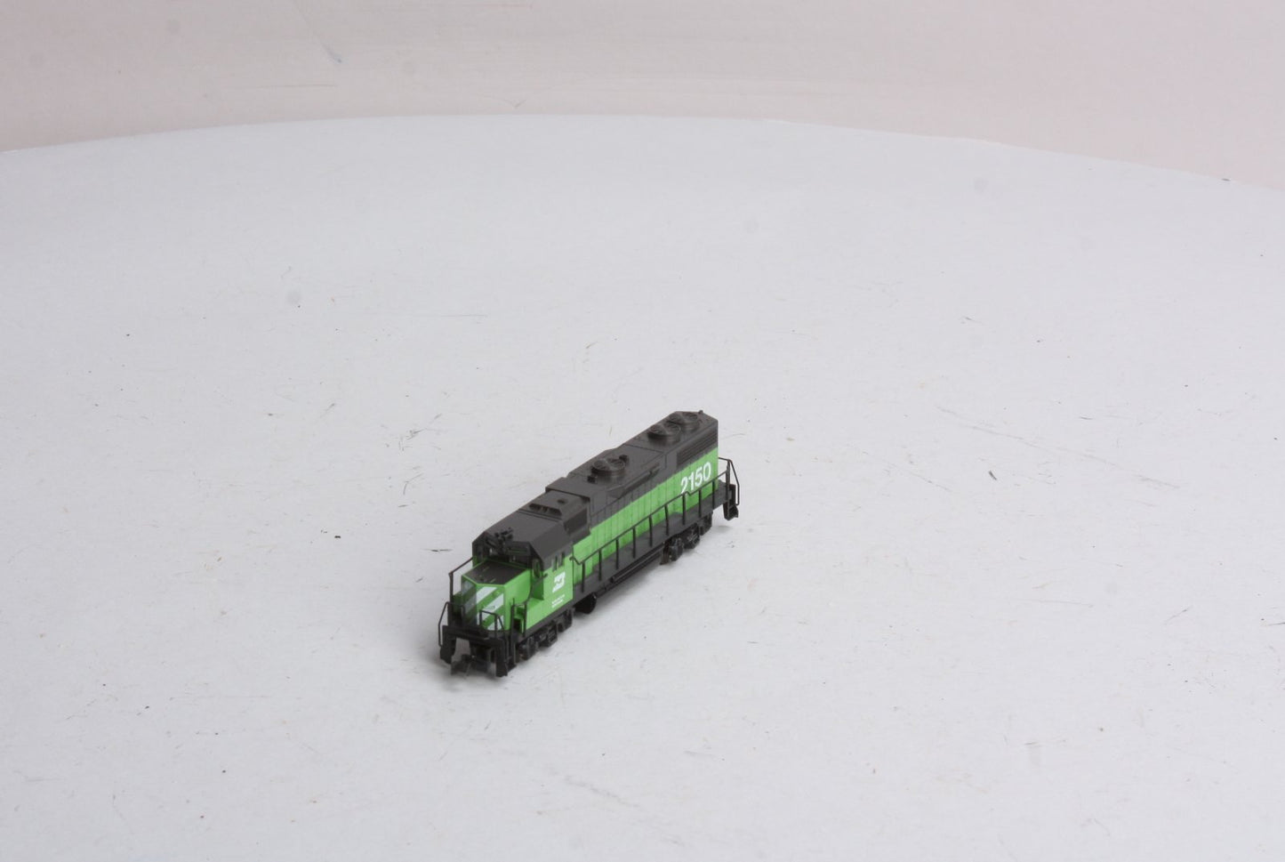 Kato 176-011 N Scale Burlington Northern GP38 Diesel Locomotive #2150 LN/Box