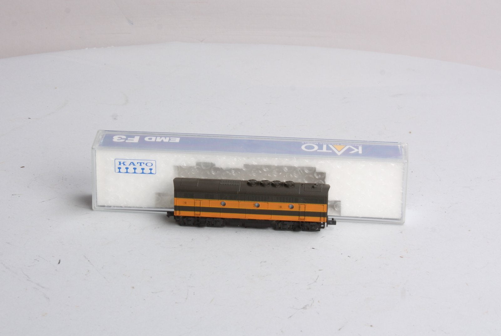 Kato 176-191 N Scale Great Northern F3B Powered Diesel Phase II LN/Box
